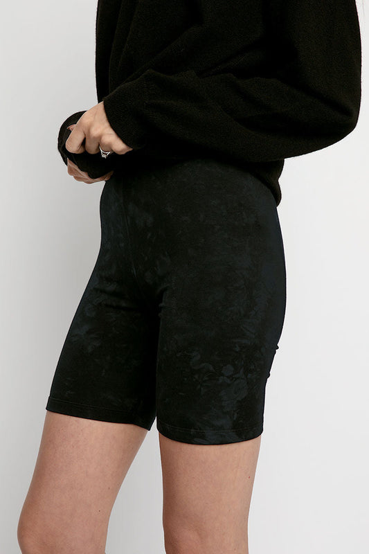 COTTON CITIZEN Siena Biker Short in Graphite Crystal