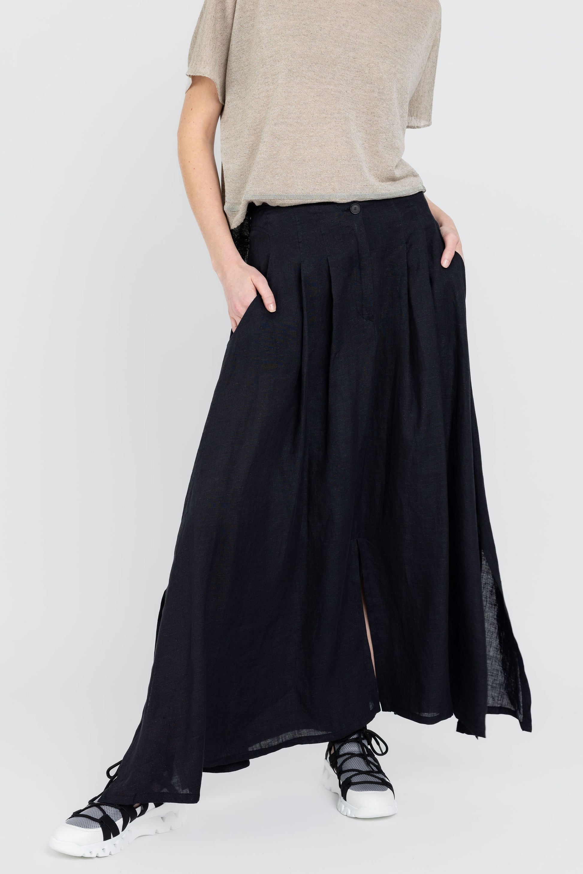 FABIANA FILIPPI Long Linen Skirt in Nero