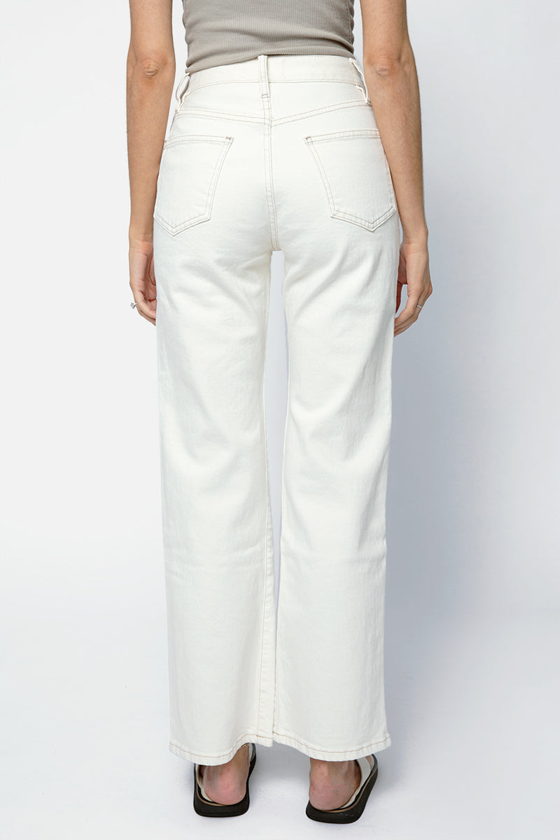 FRAME Le Pixie Jane Jean in Ecru