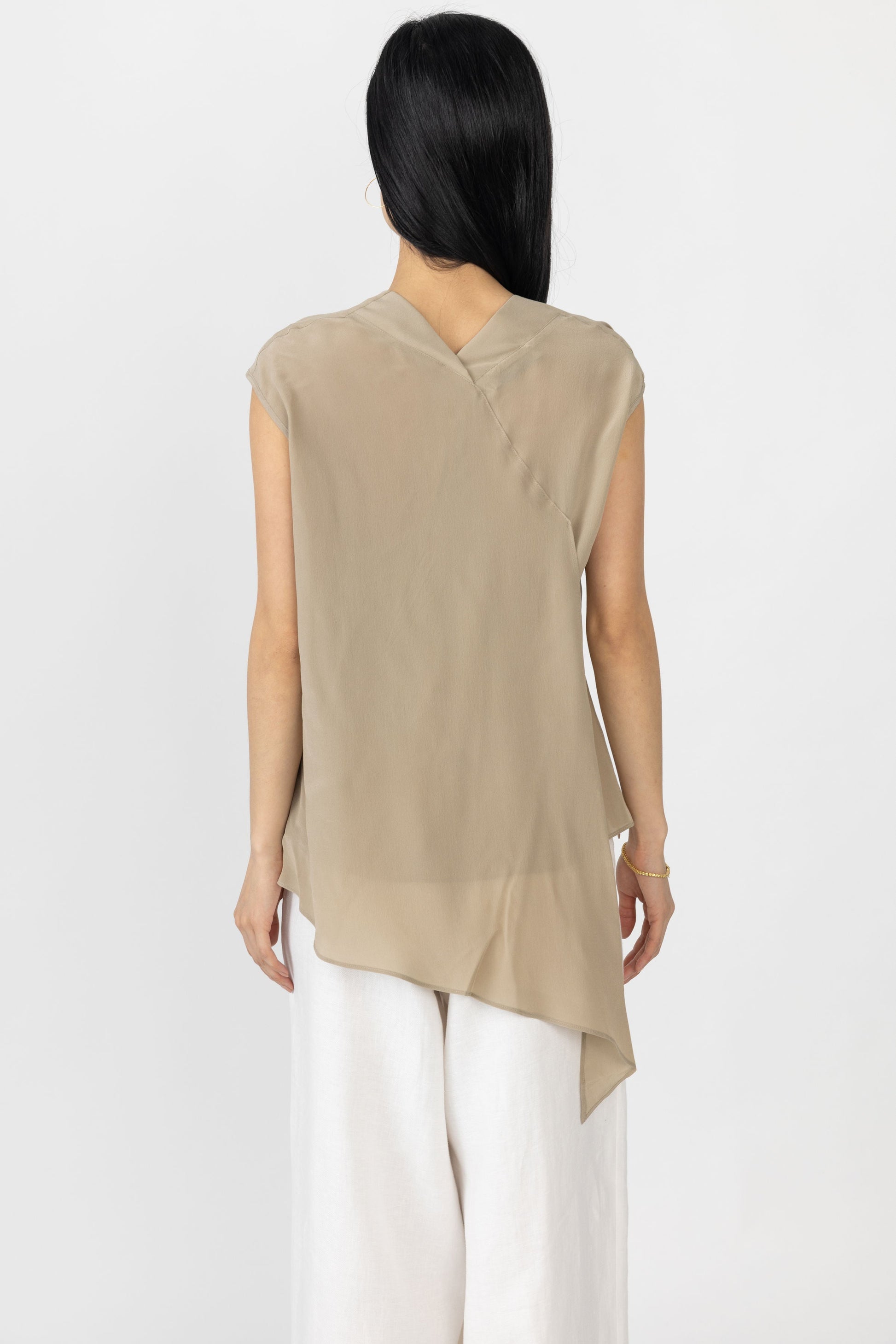 GENTRYPORTOFINO Draped Silk Top in Sabbia