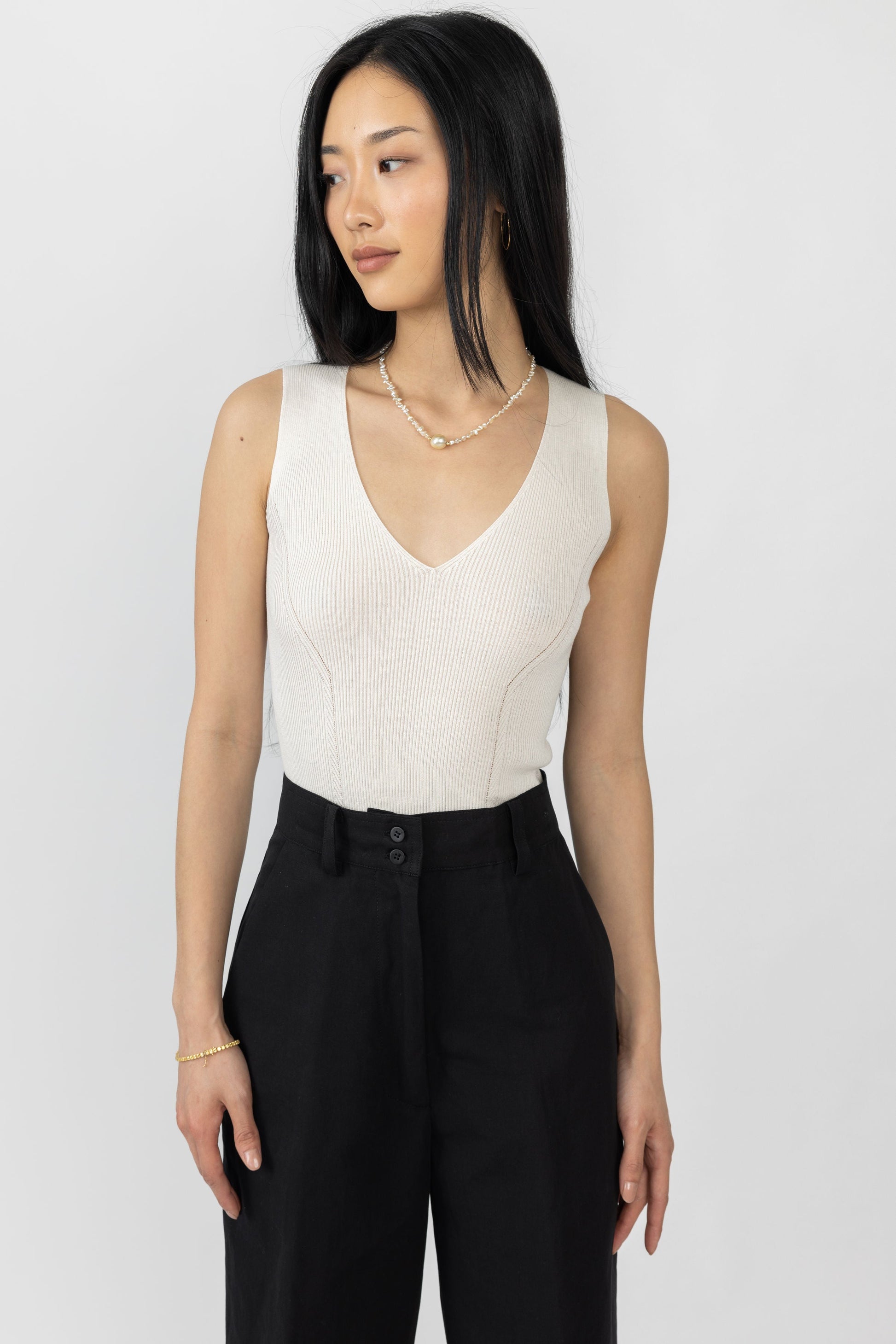 GENTRYPORTOFINO Knit V-Neck Top in Latte