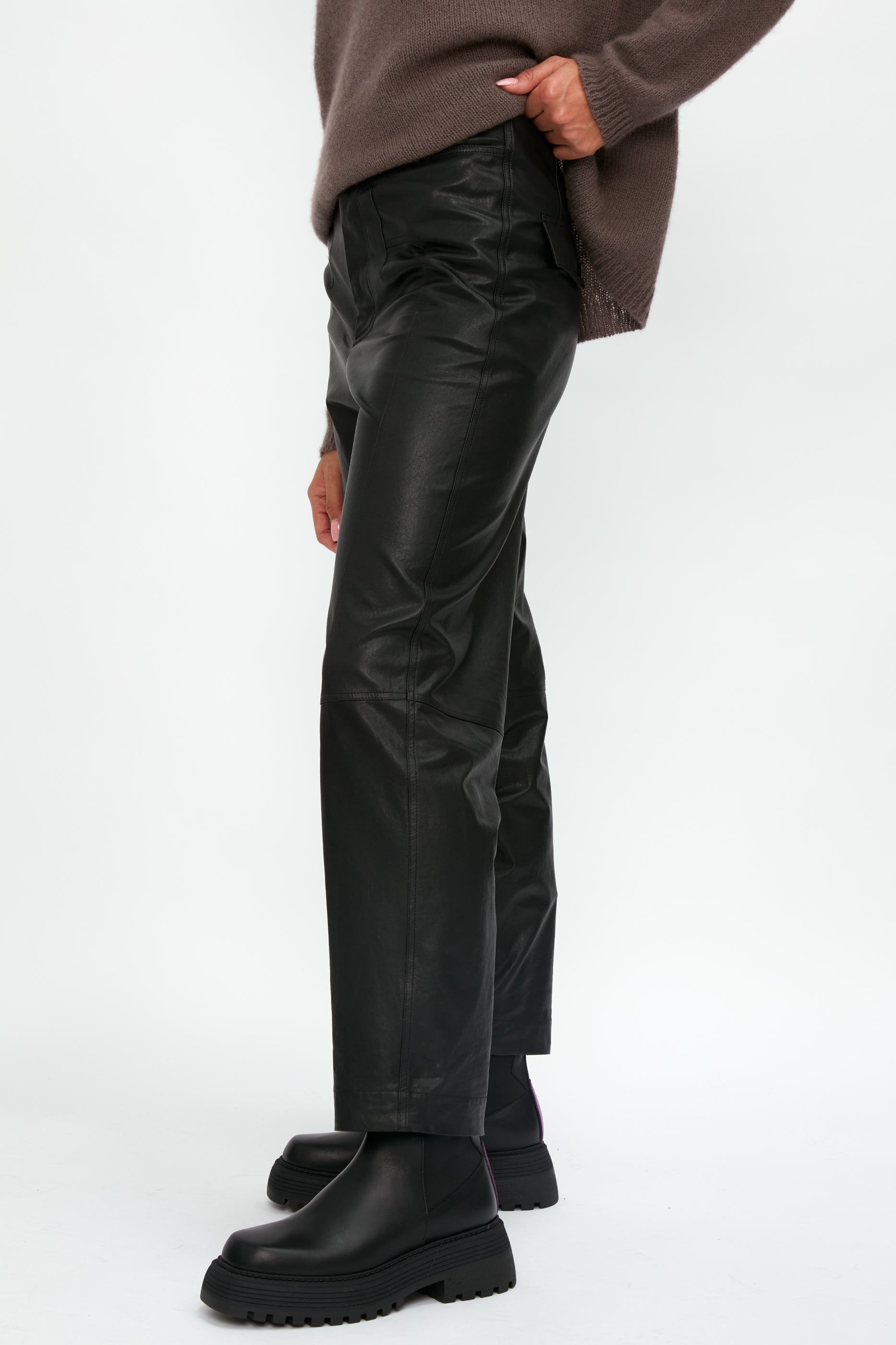 GENTRYPORTOFINO Cropped Leather Pant in Black