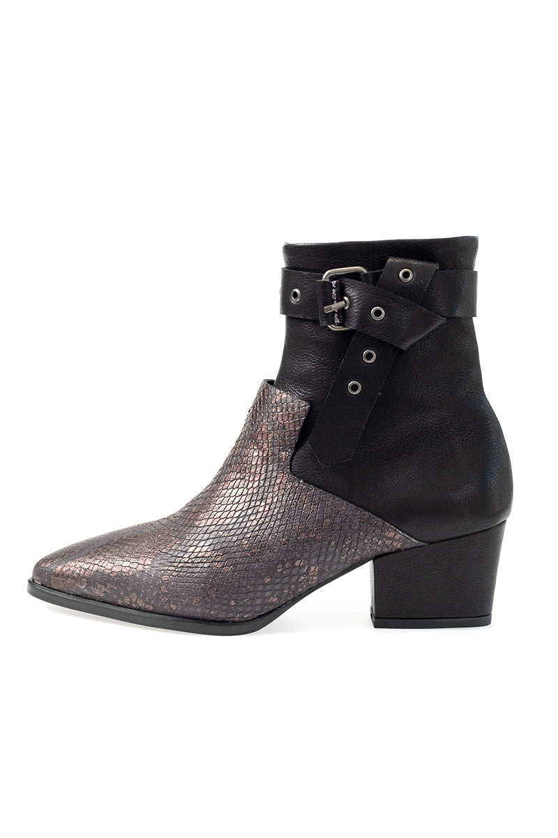 Low Leather Boot Nodo in Nero