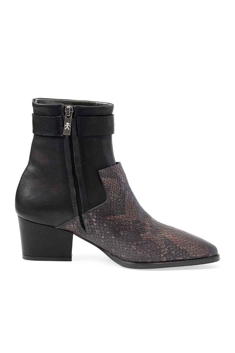 HENRY BEGUELIN Low Leather Boot Nodo in Nero