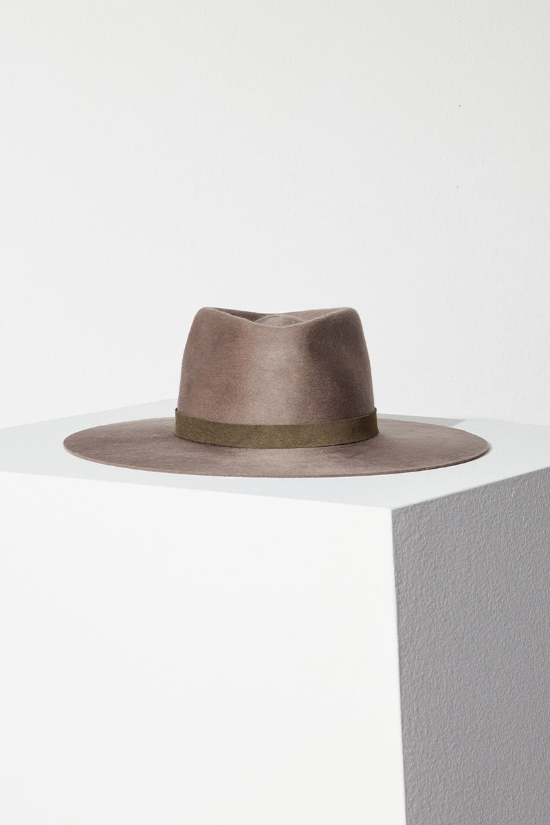JANESSA LEONÉ Cole Fedora Hat in Taupe Grey