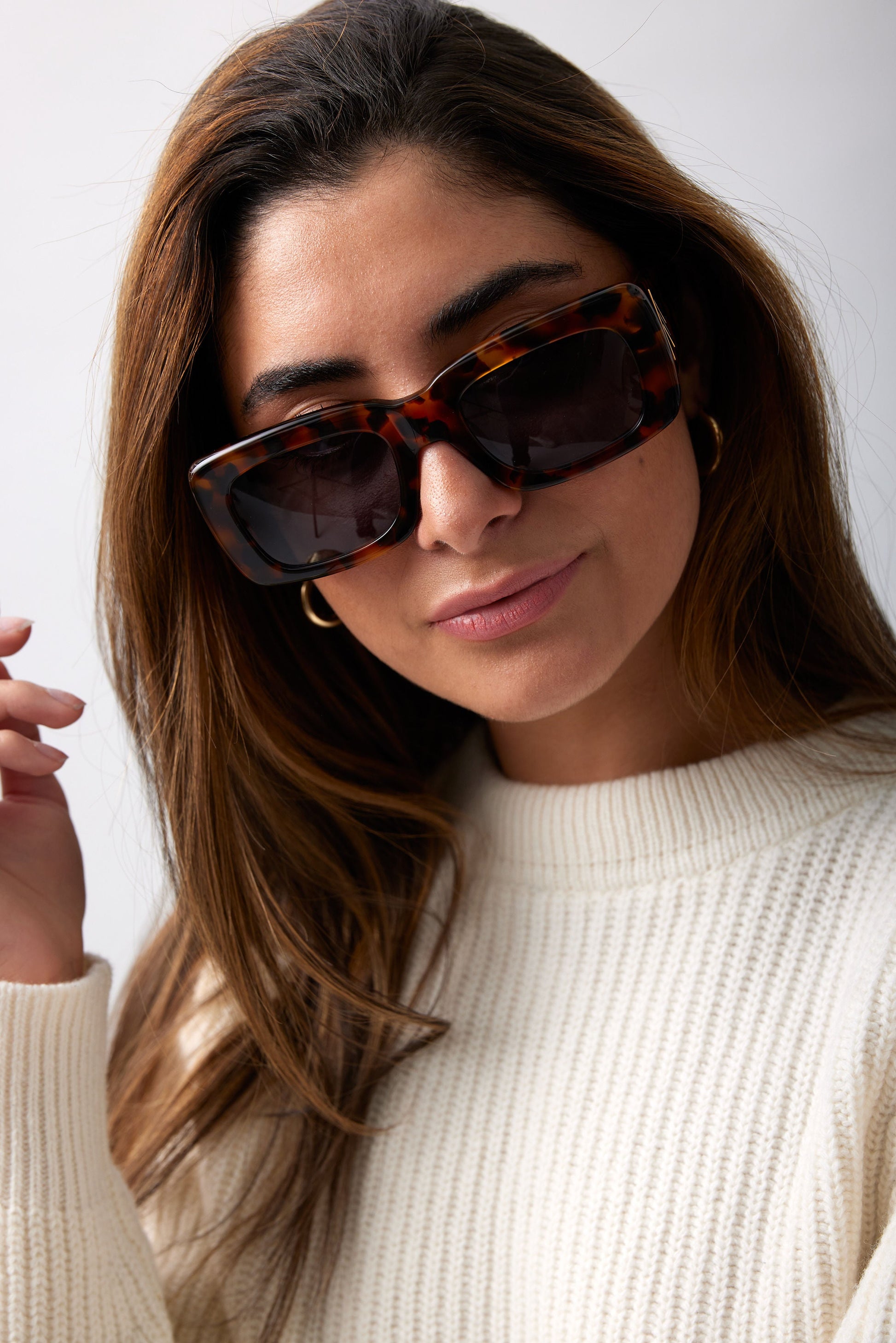 LINDA FARROW The Attico Marfa Sunglasses in Tortoise Shell Brown