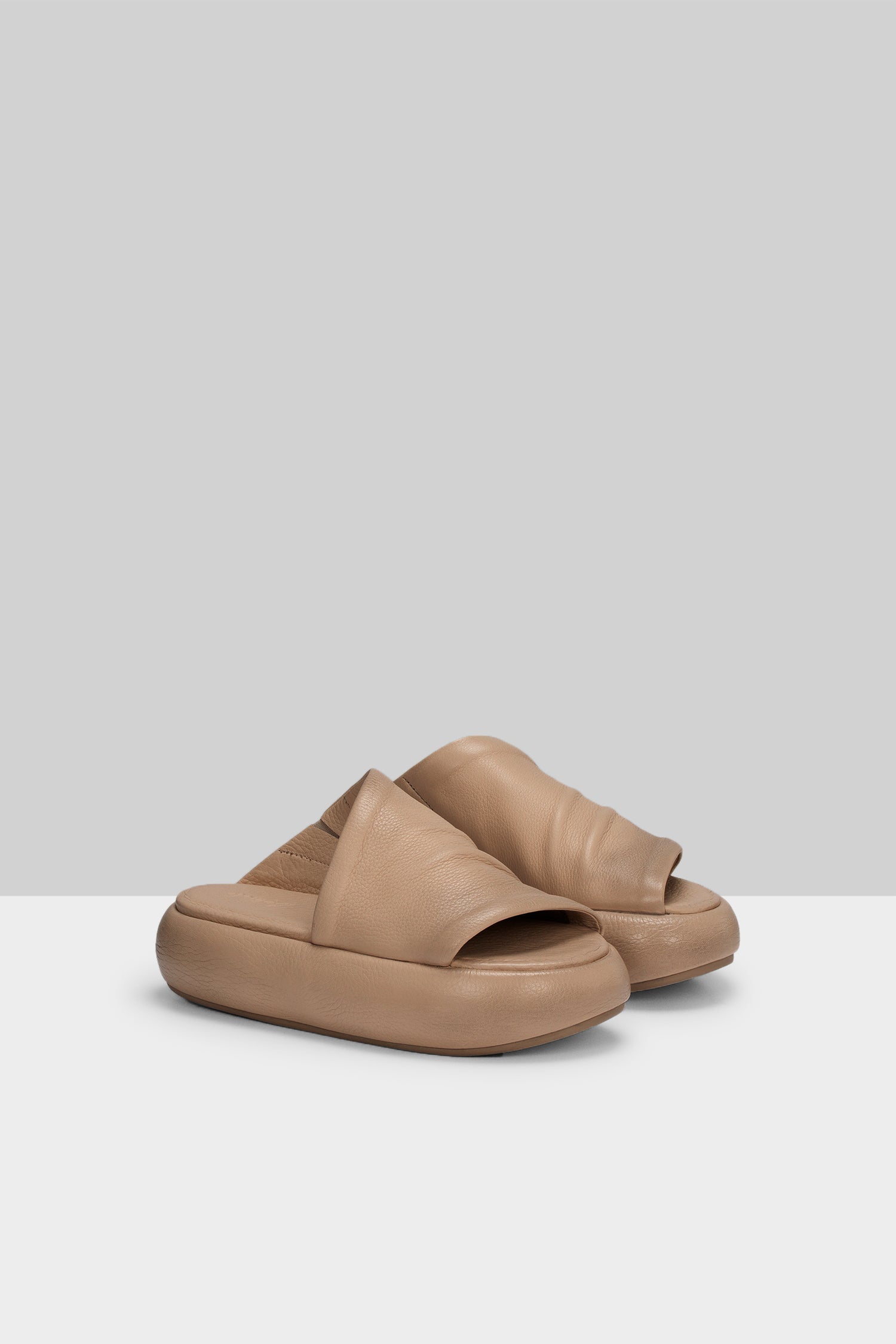 MARSÈLL Ciambellona Leather Platform Slide in Hazelnut