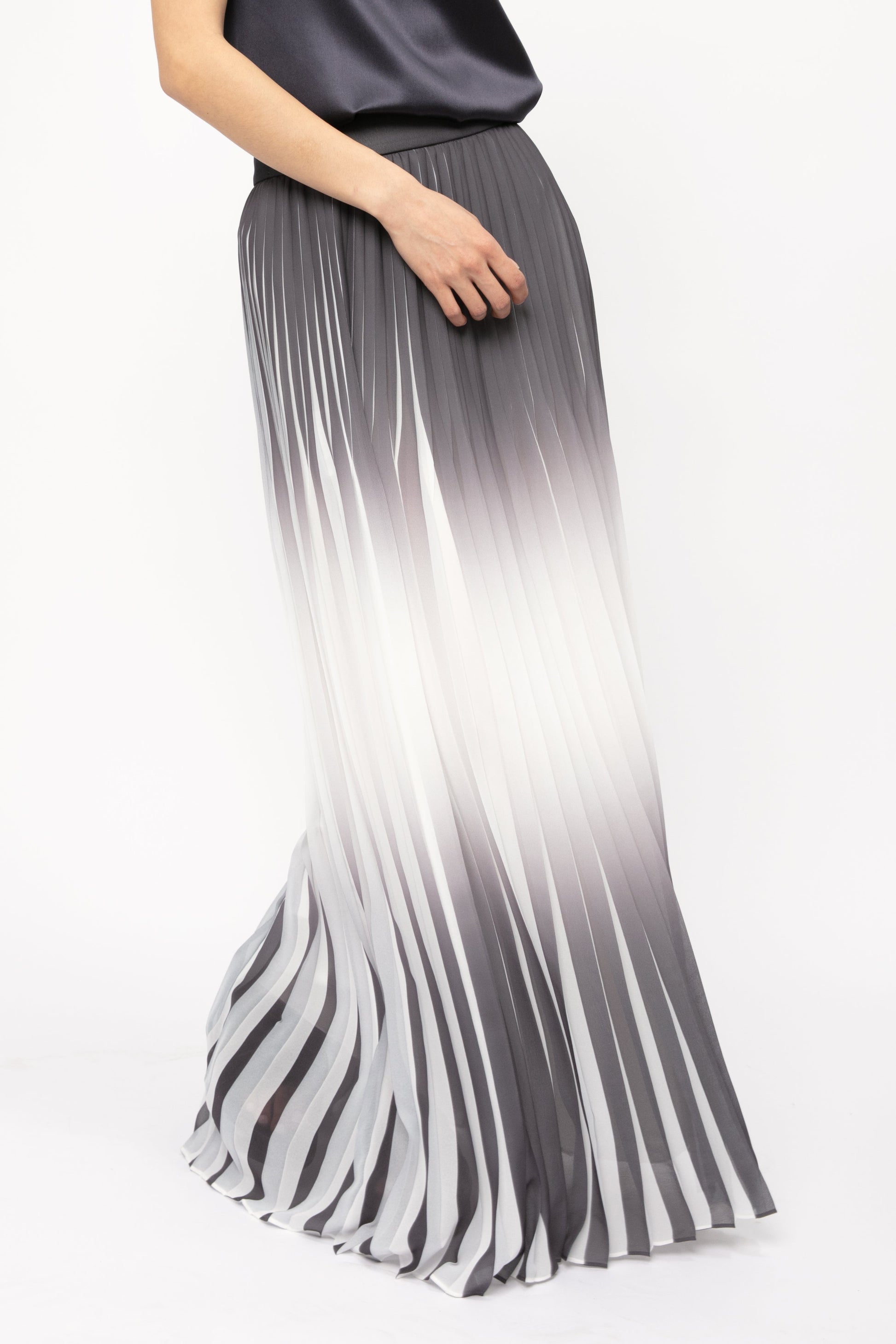 PESERICO Maxi Plissé Skirt in White and Shadow Blue