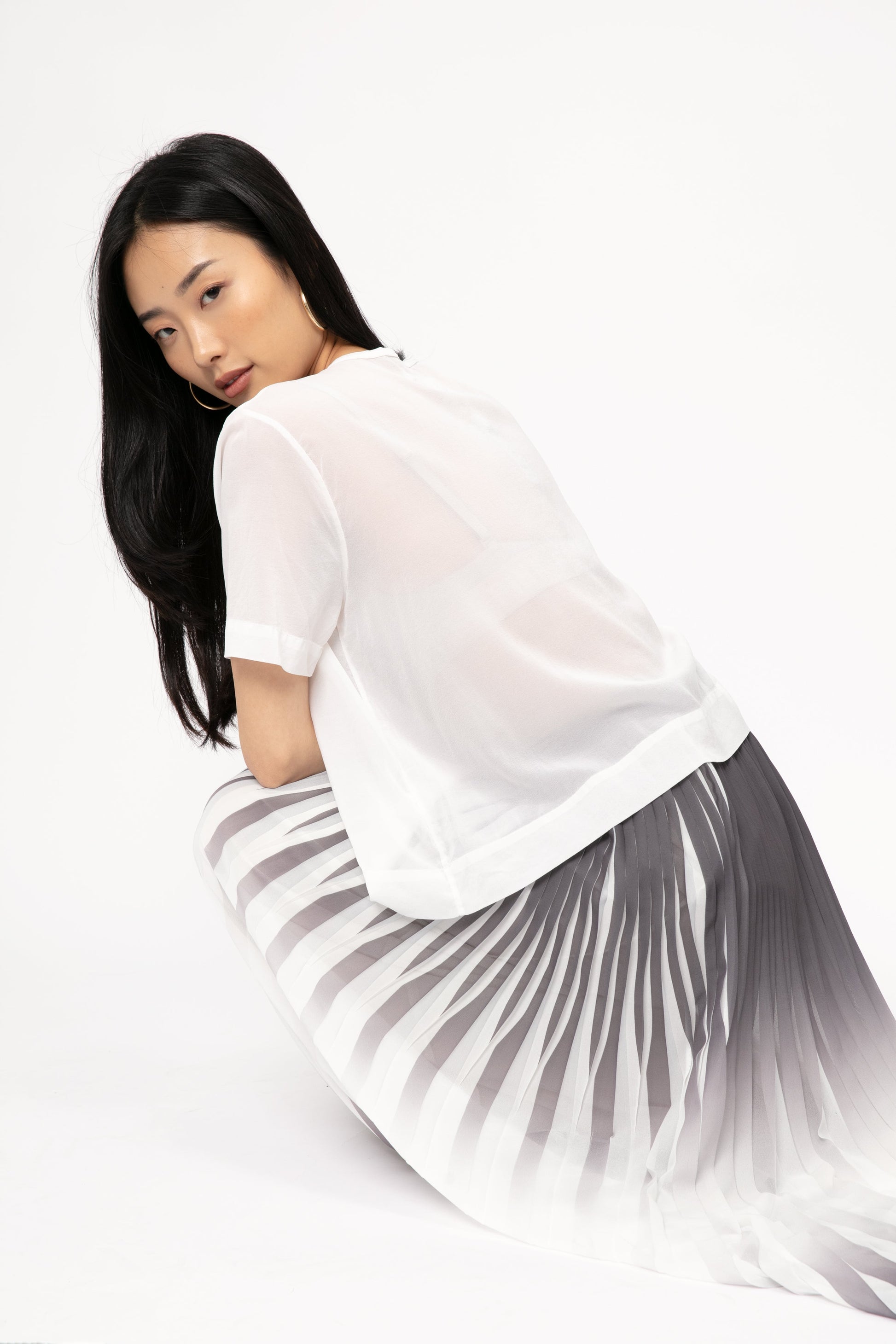 PESERICO Maxi Plissé Skirt in White and Shadow Blue