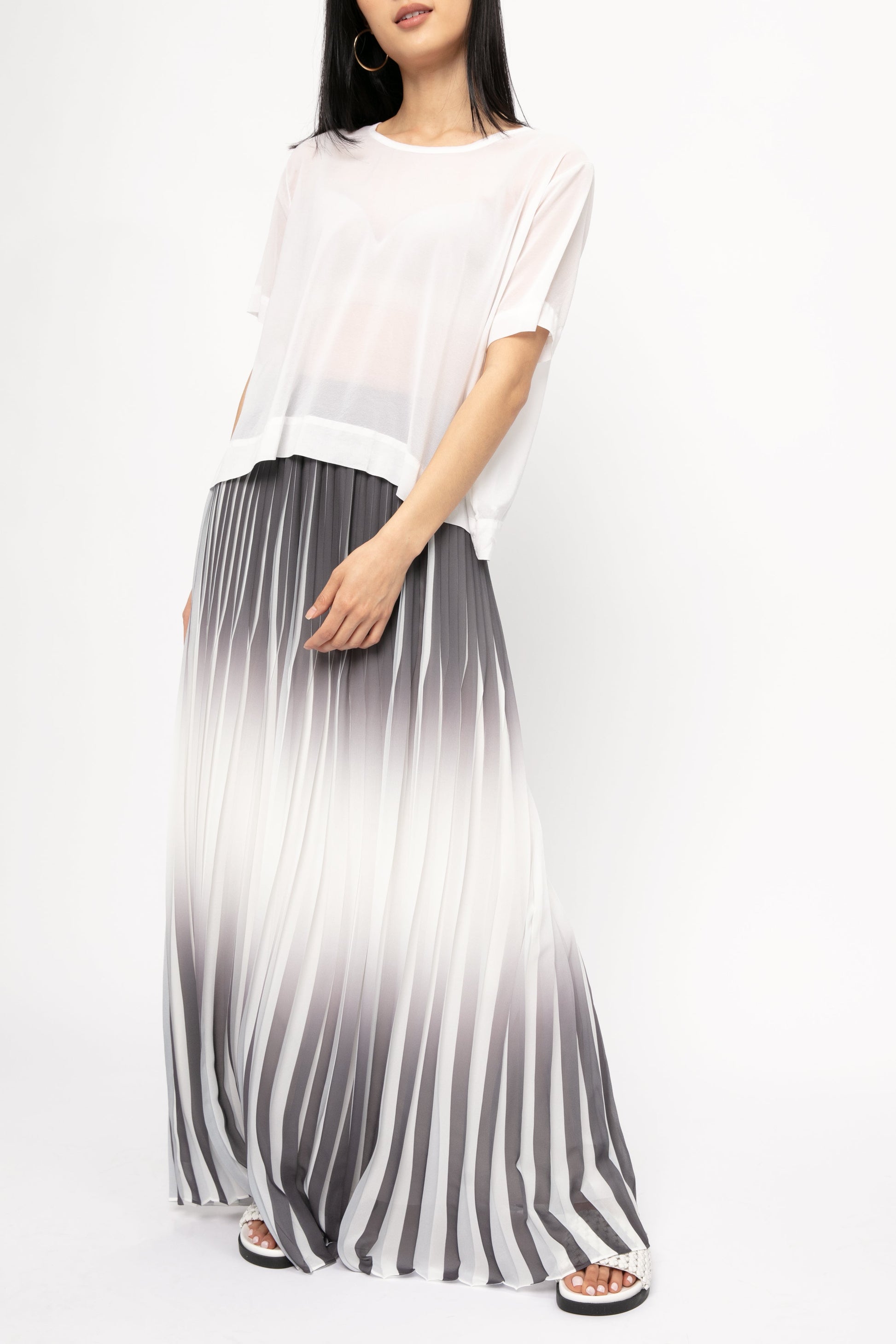 PESERICO Maxi Plissé Skirt in White and Shadow Blue