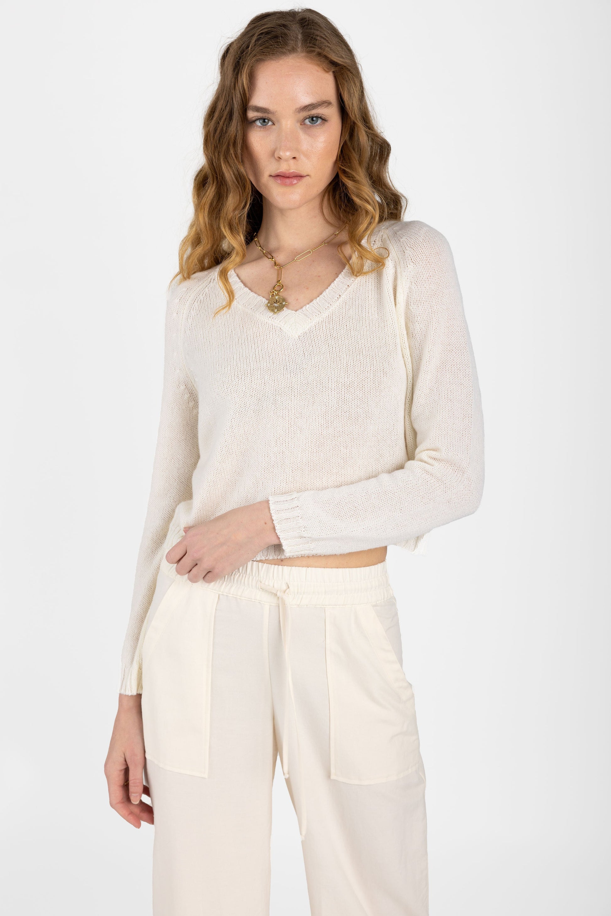 PRIVATE 0204 Airy Summer Cashmere V-Neck Top in White