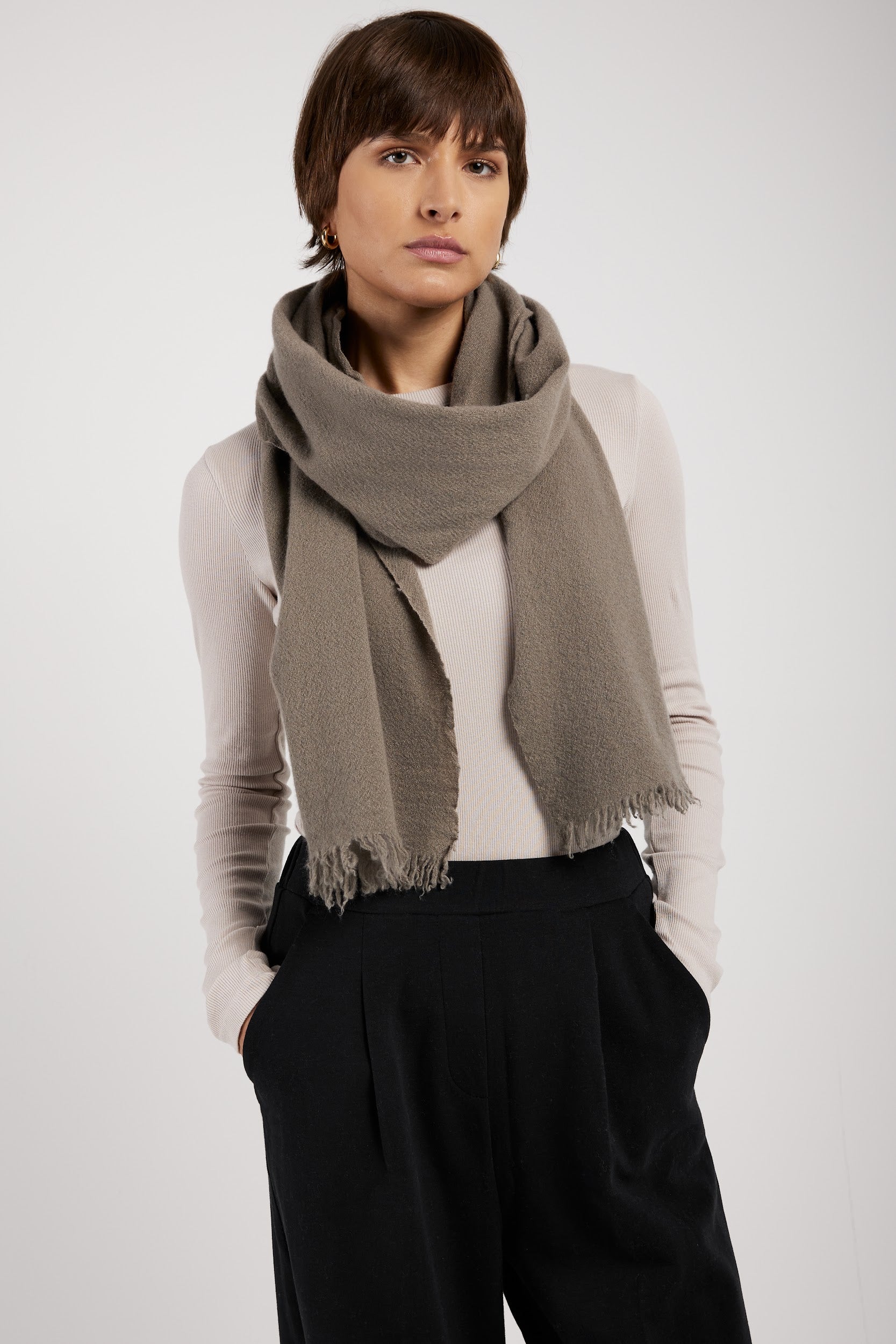 PRIVATE 0204 Cashmere Scarf in Drift