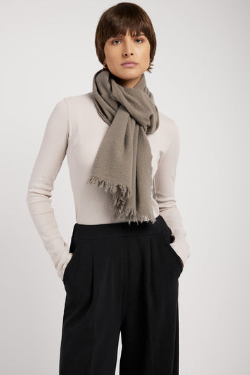 PRIVATE 0204 Cashmere Scarf in Drift