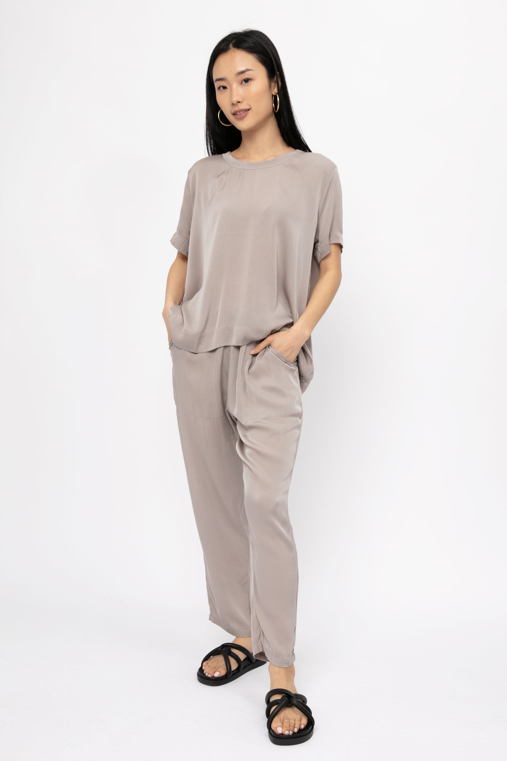 PRIVATE 0204 Silk Crop Pant in Greige