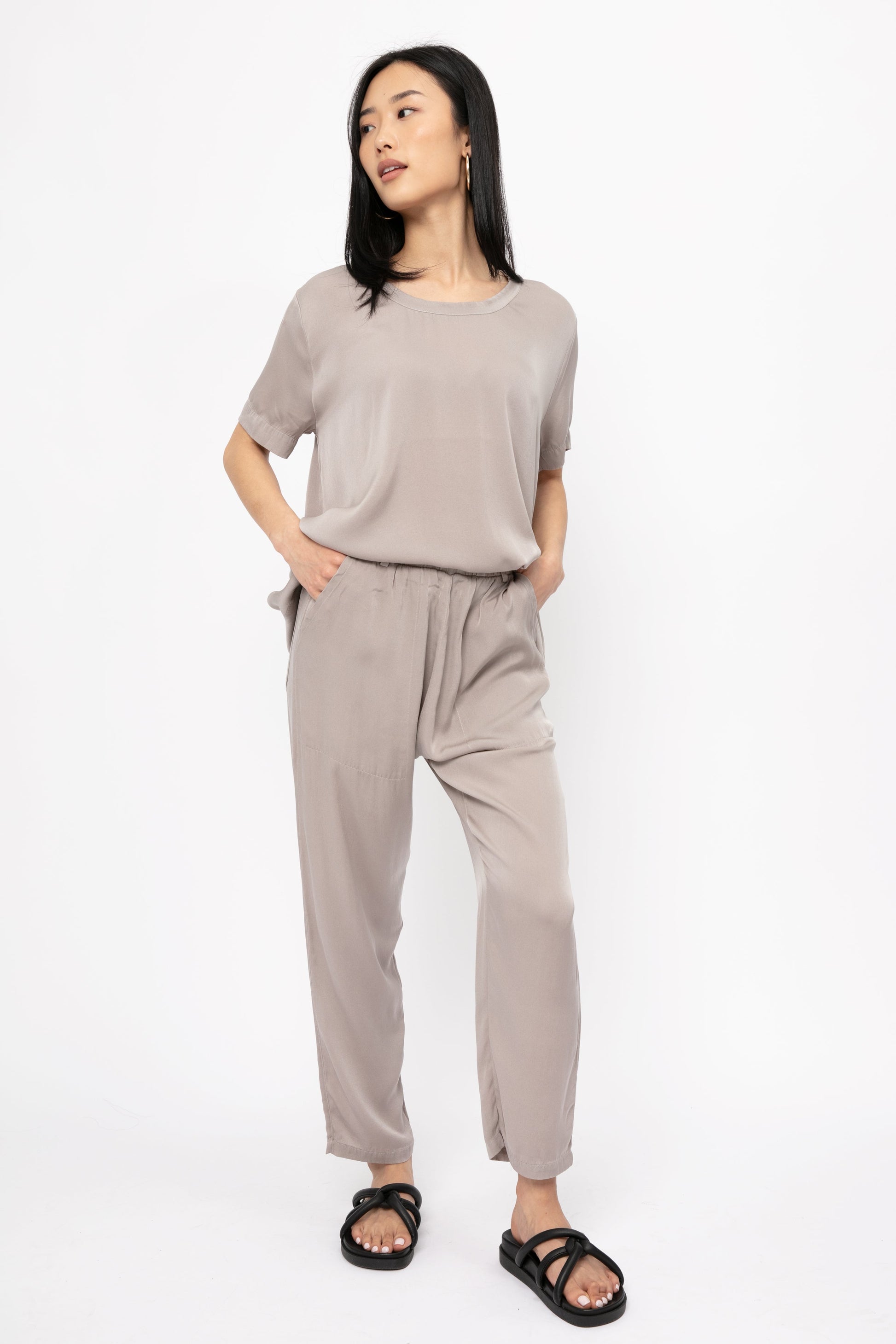 PRIVATE 0204 Silk Crop Pant in Greige