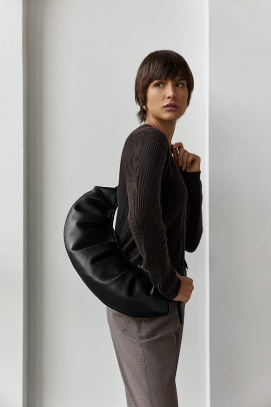 THEMOIRè Crisali Vegan Shoulder Bag in Black