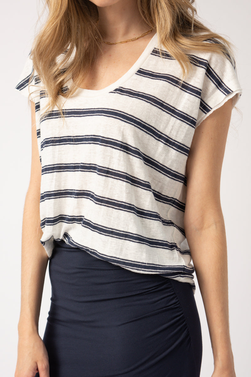 FRAME Easy Scoop Tee in Blanc Multi