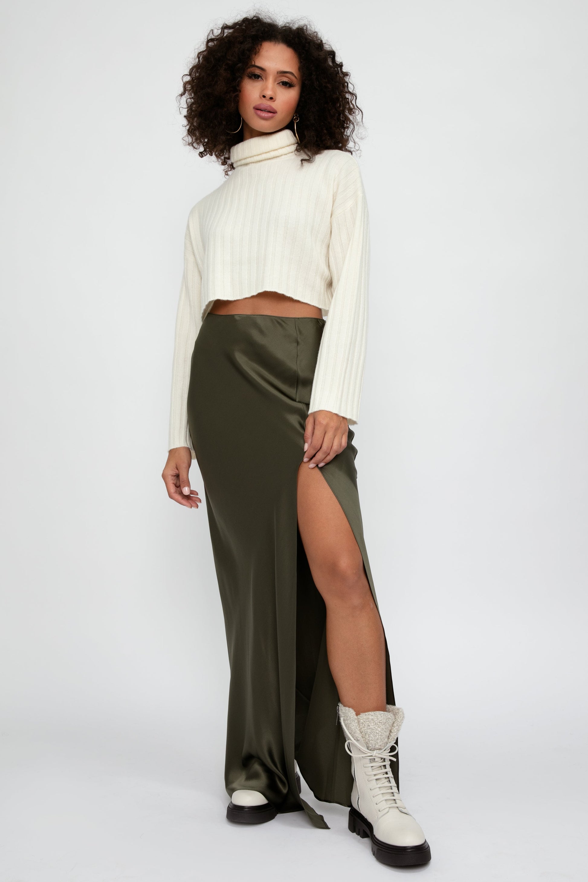 SABLYN Uma Cashmere Cropped Turtleneck Sweater in Gardenia