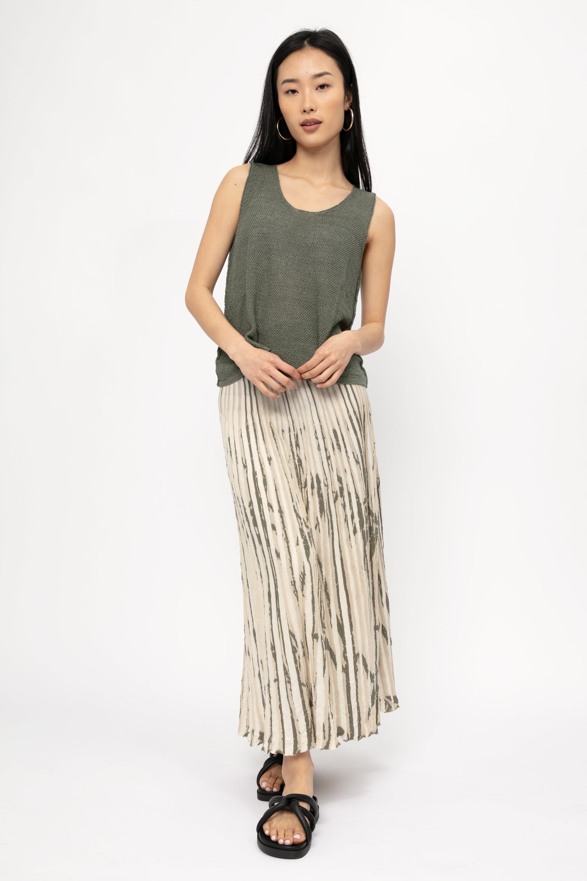 TANDEM Plissé Skirt in Kaki Print