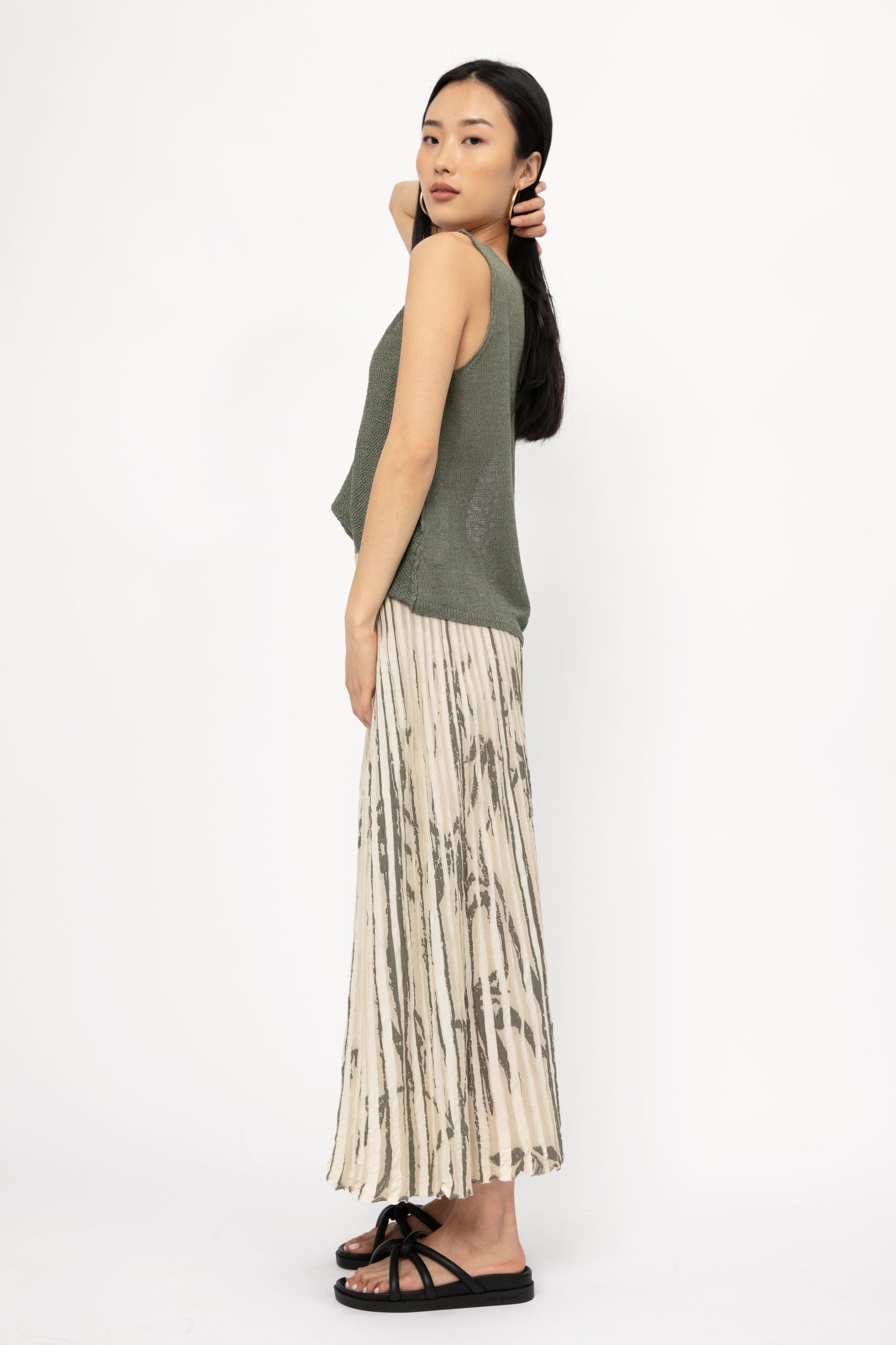 TANDEM Plissé Skirt in Kaki Print