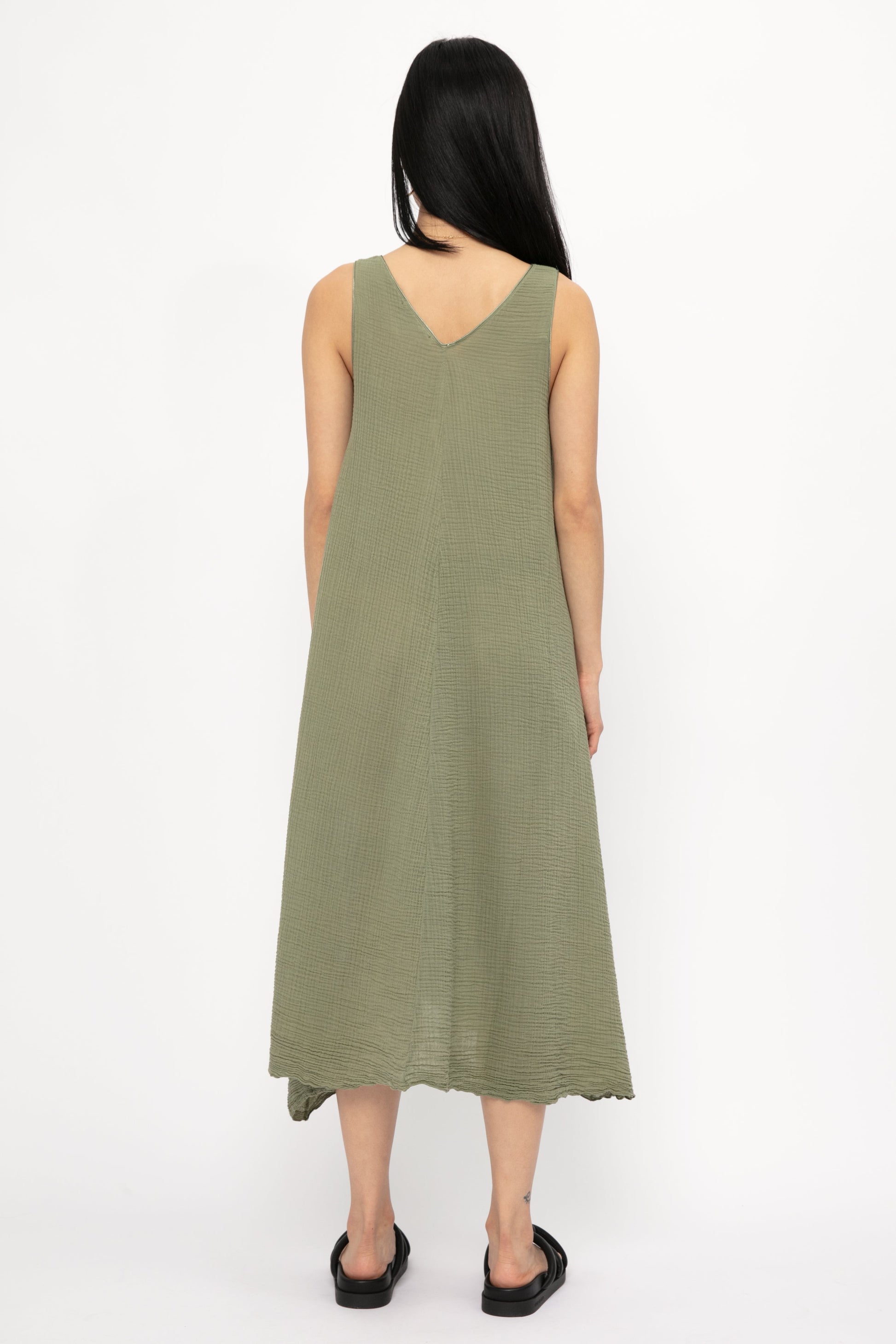 TANDEM Sleeveless Muslin Dress in Kaki
