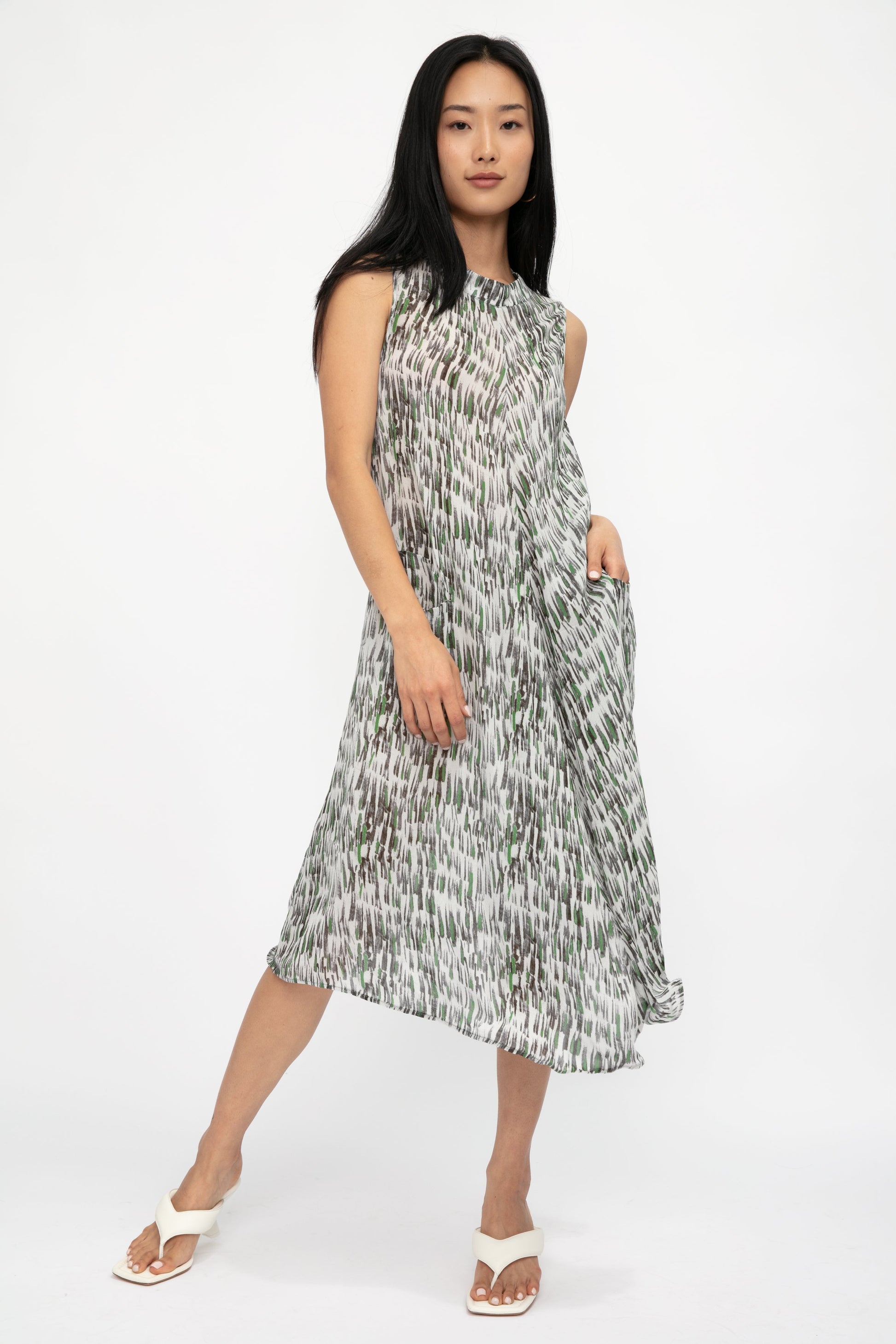 TRANSIT Sleeveless Swing Dress in Grey Multi