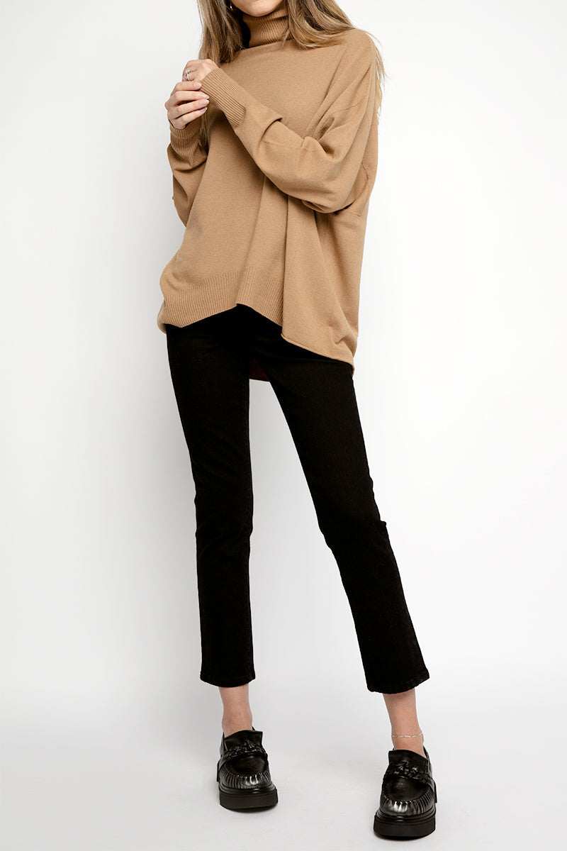 TRANSIT Turtleneck Sweater in Camel