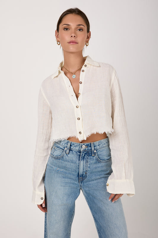 Top Valè Battista Linen Cropped Shirt in Latte