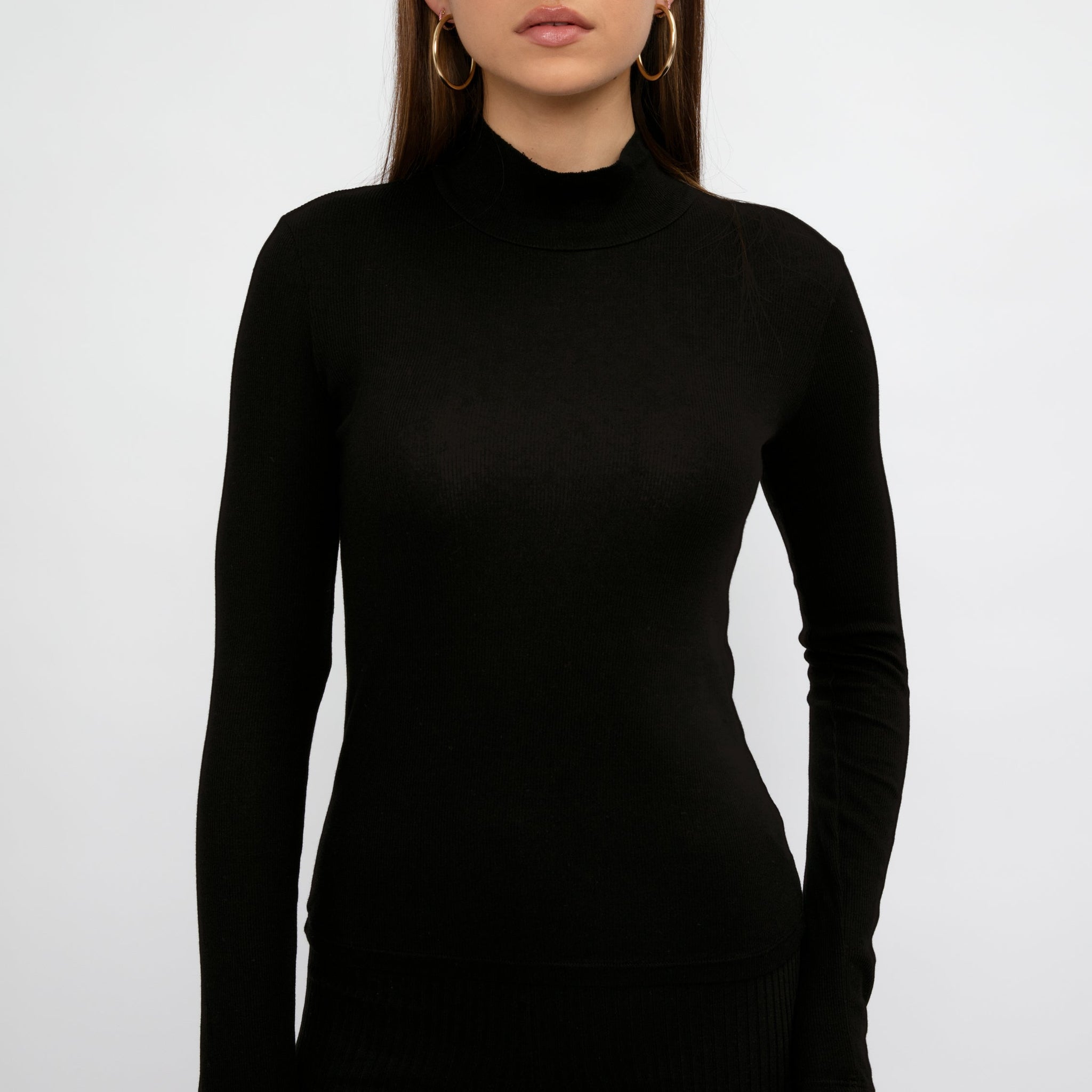 COTTON CITIZEN Verona Turtleneck in Jet Black