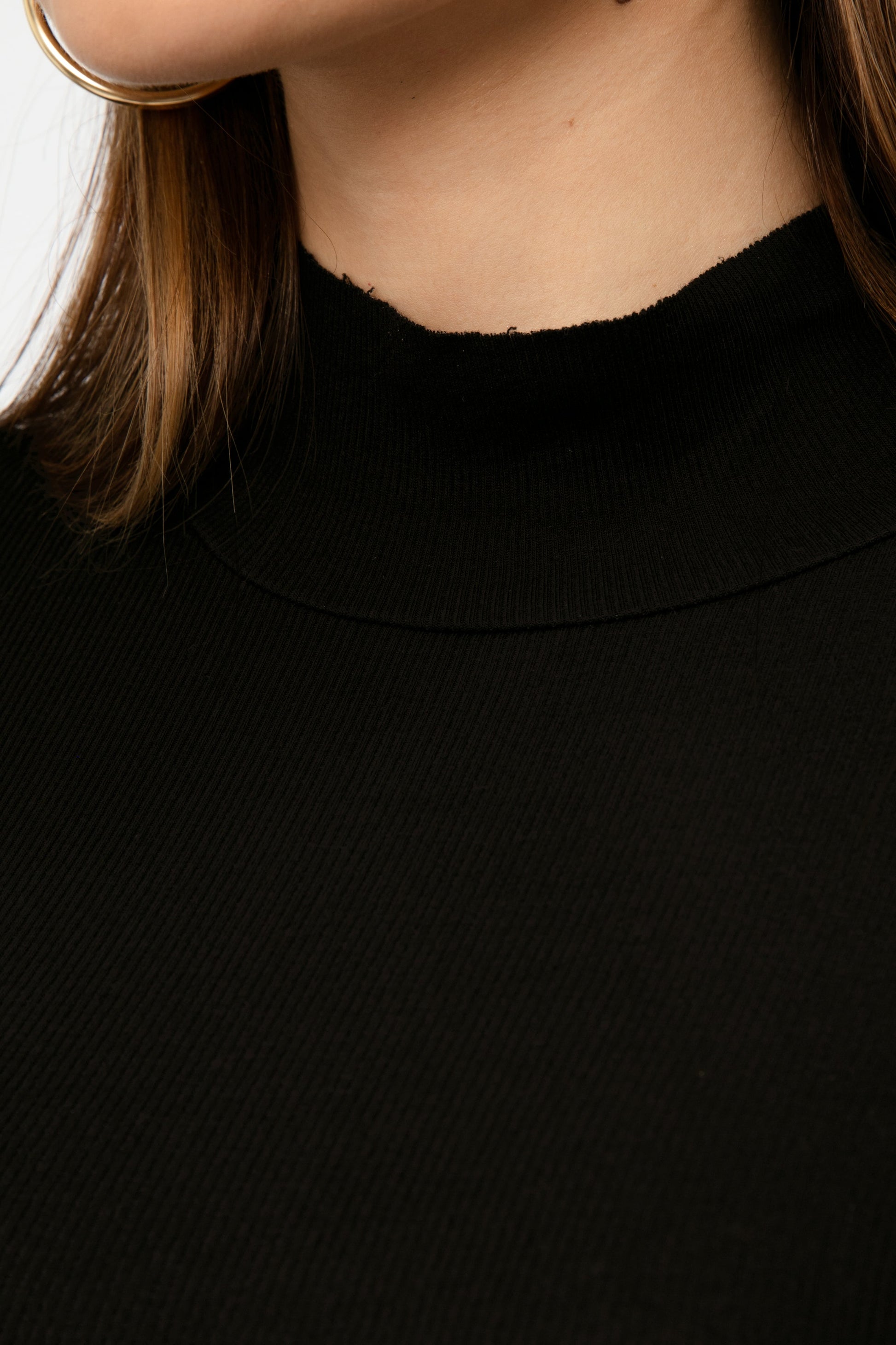 COTTON CITIZEN Verona Turtleneck in Jet Black