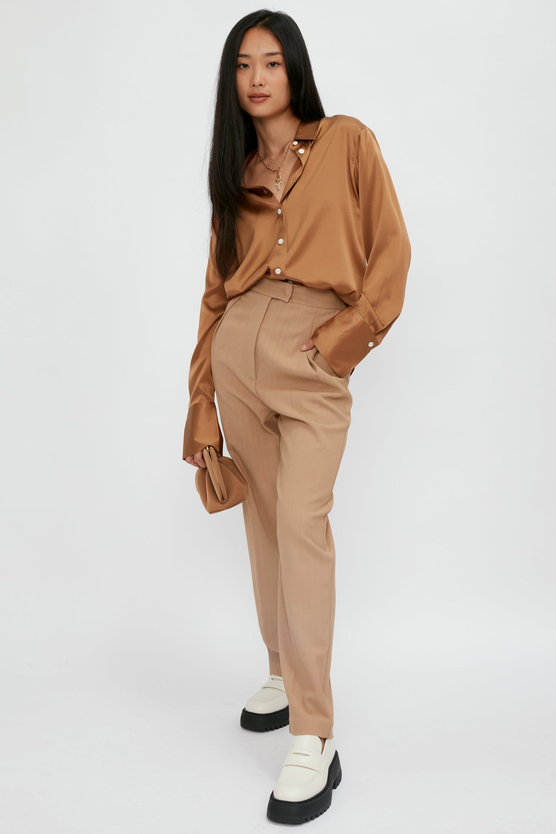 FRAME The Standard Shirt in Camel