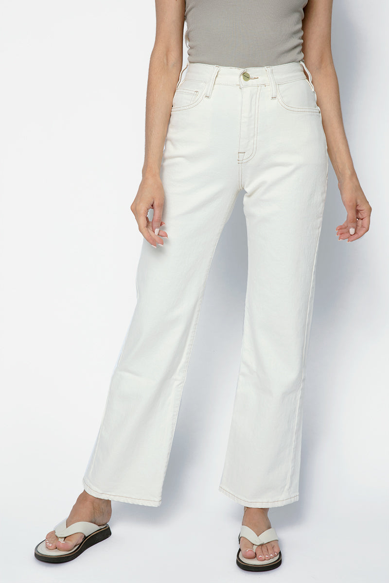 FRAME Le Pixie Jane Jean in Ecru