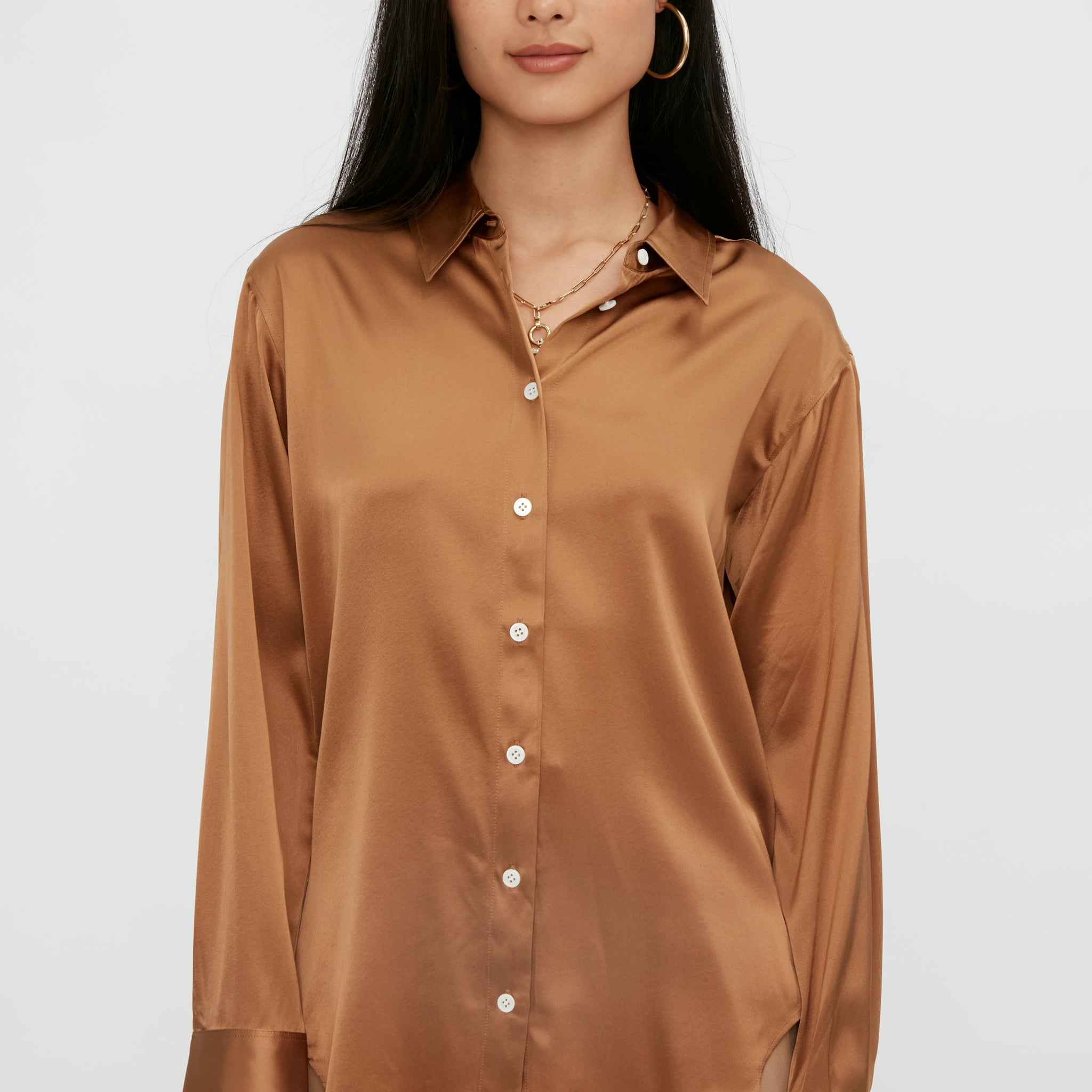 FRAME The Standard Shirt in Camel