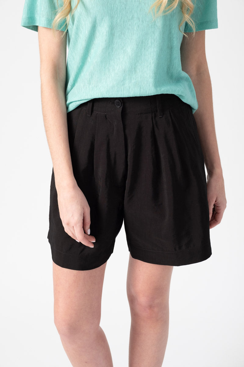 FORTE FORTE Slubbed Viscose Linen Shorts in Nero