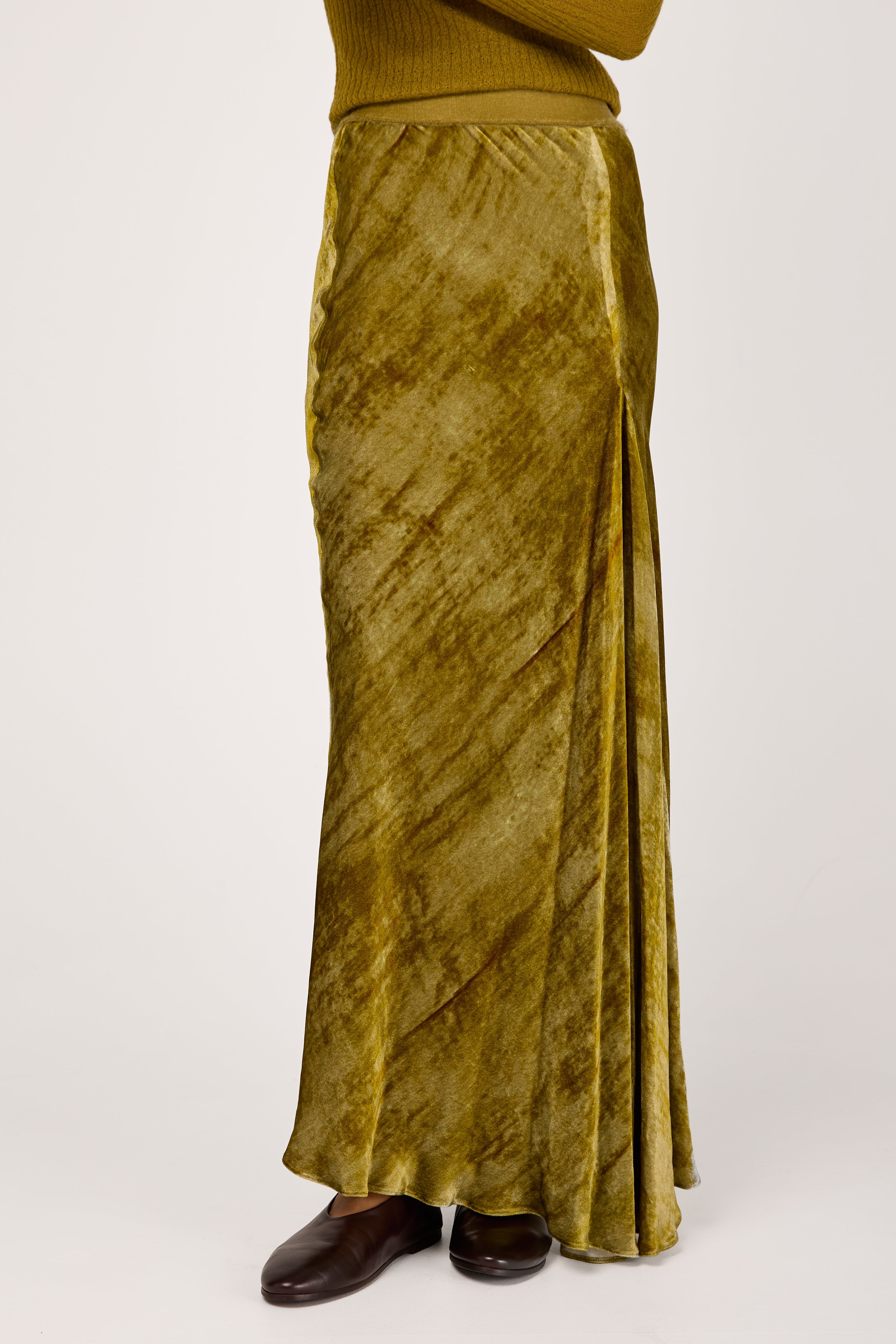 Viscose Silk Woven Skirt in Oliva