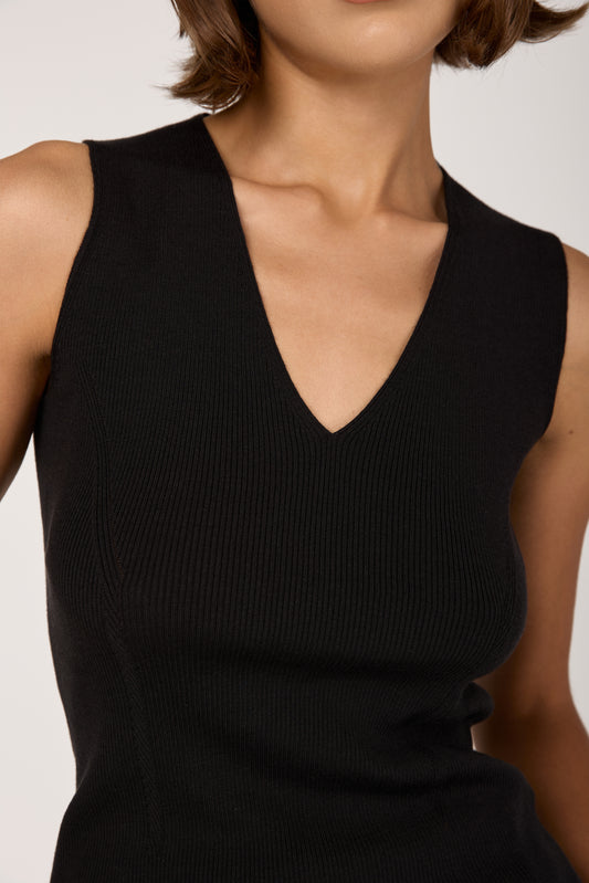 Wool Silk Knit Tank Top in Nero
