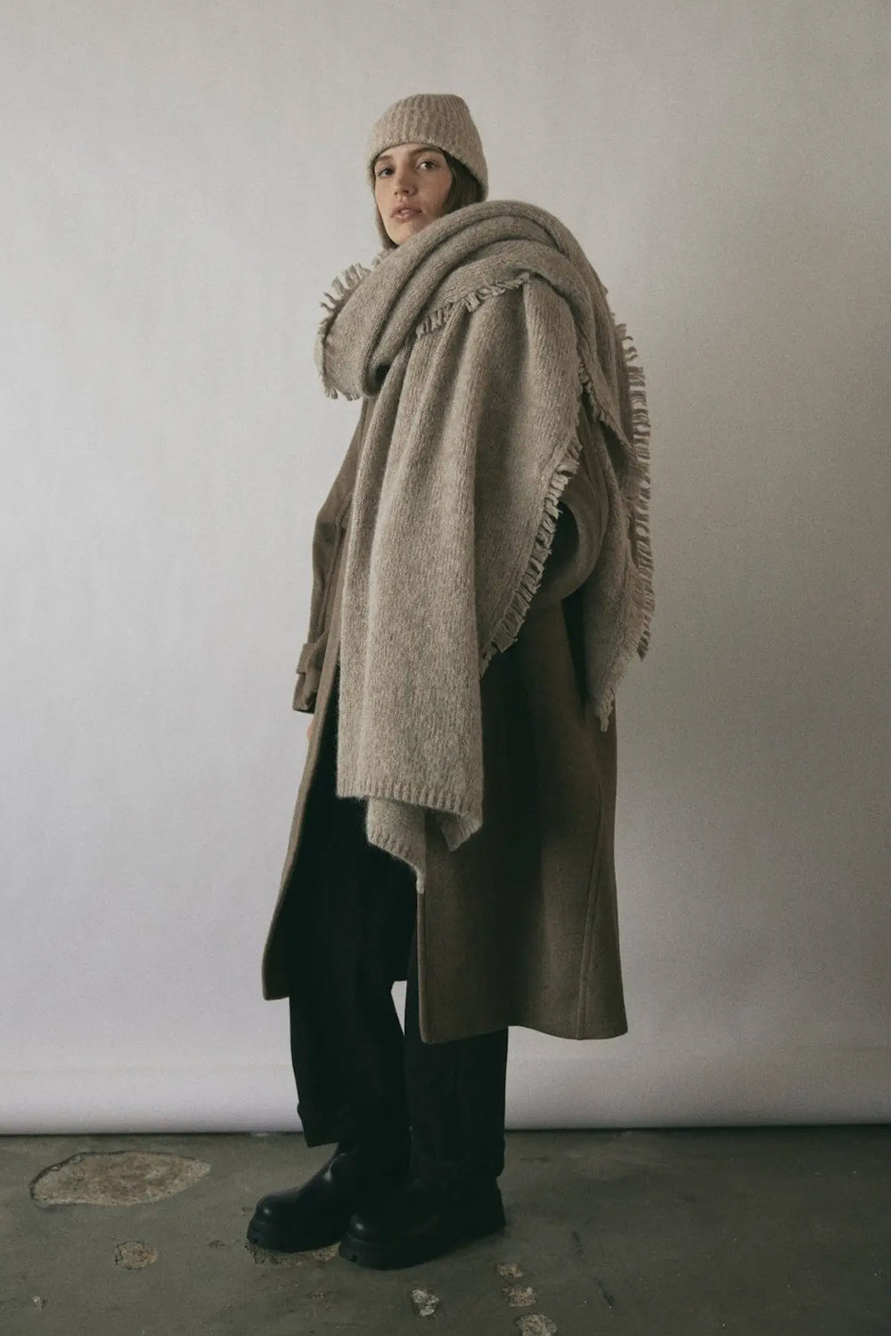 JANESSA LEONÉ Blanket Scarf With Fringe in Oatmeal