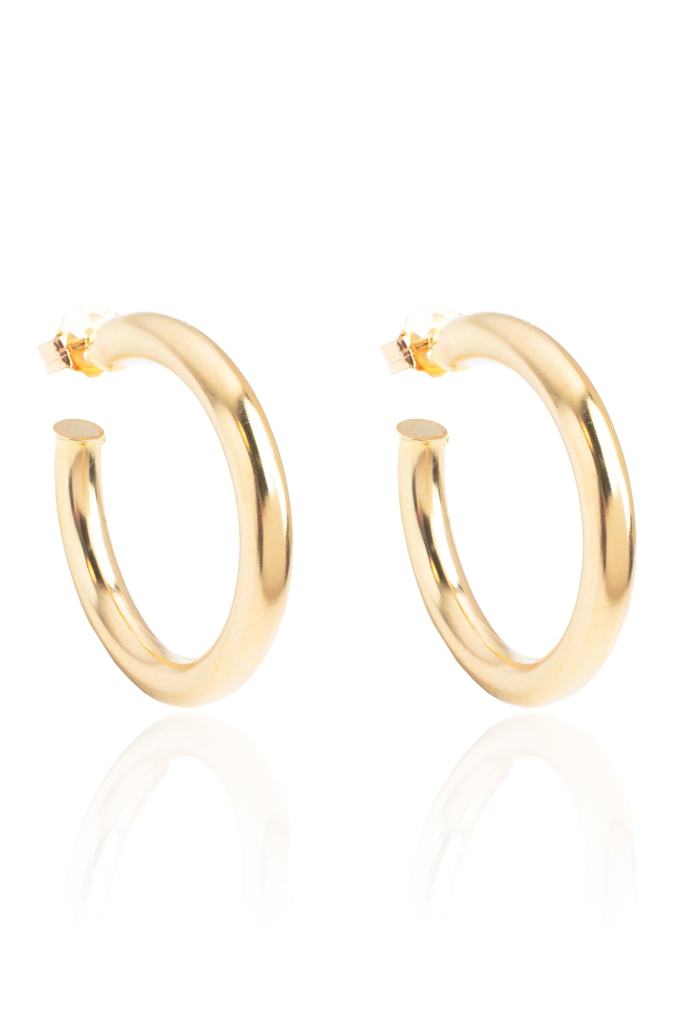 L.A. STEIN Medium Chunky Hoop Earrings in Yellow Gold