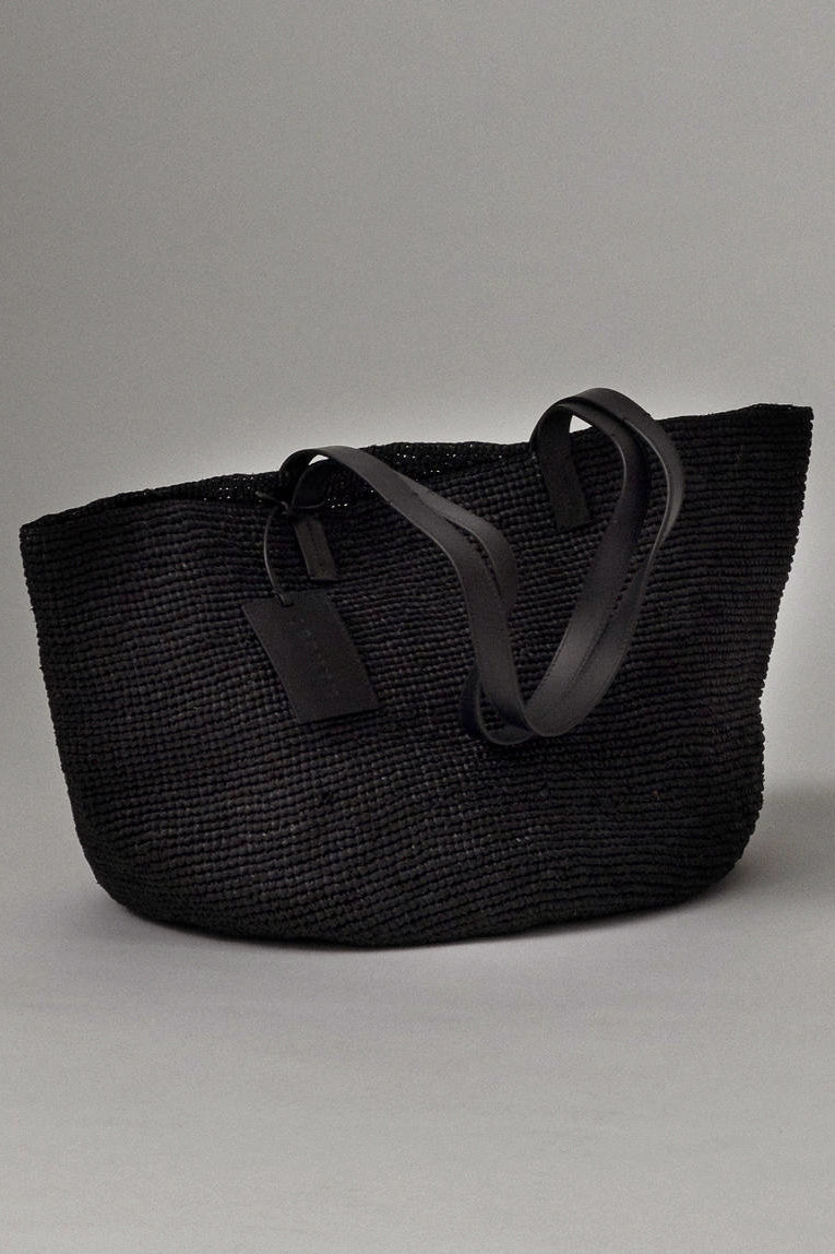 MANEBÍ Basket Bag in Natural Black Raffia