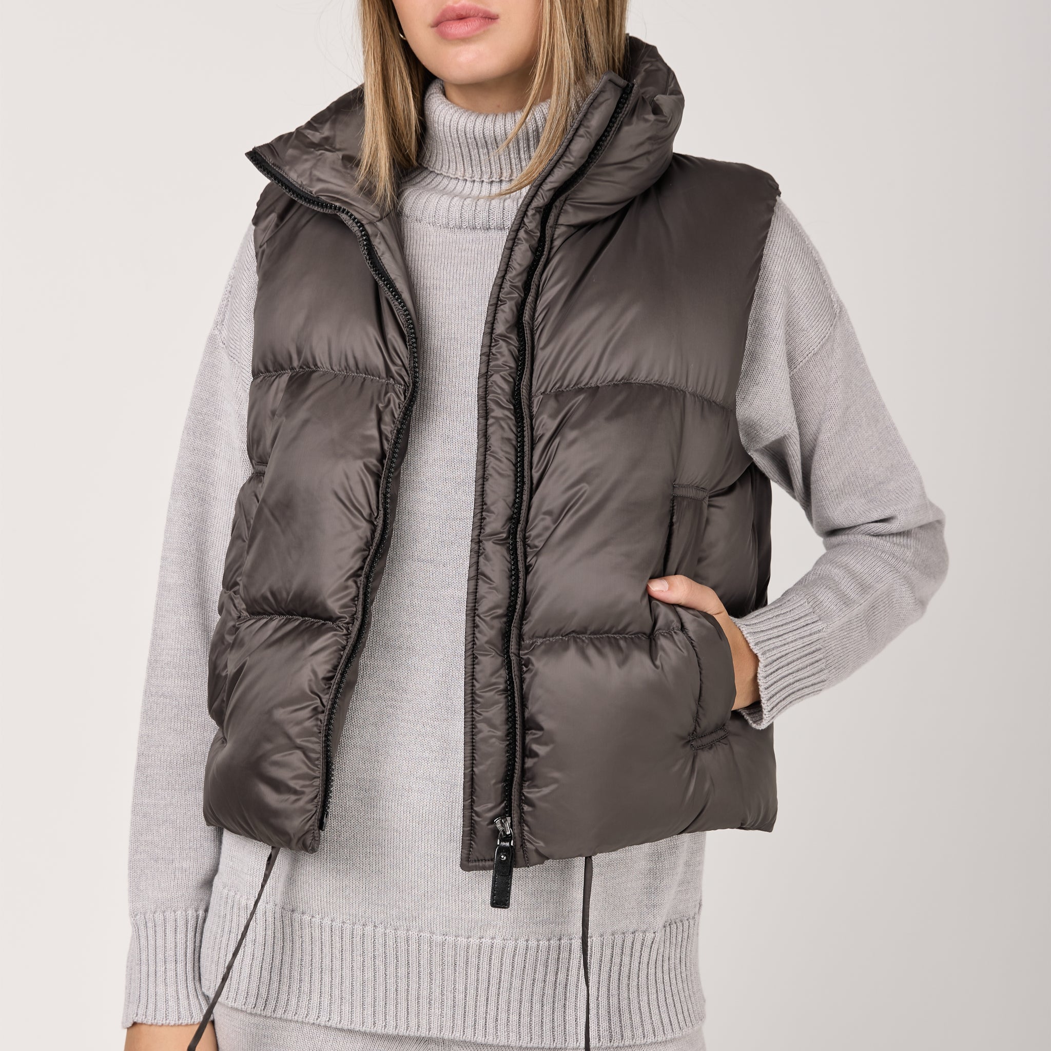 Seismall Puffer Waistcoat in Medium Grey