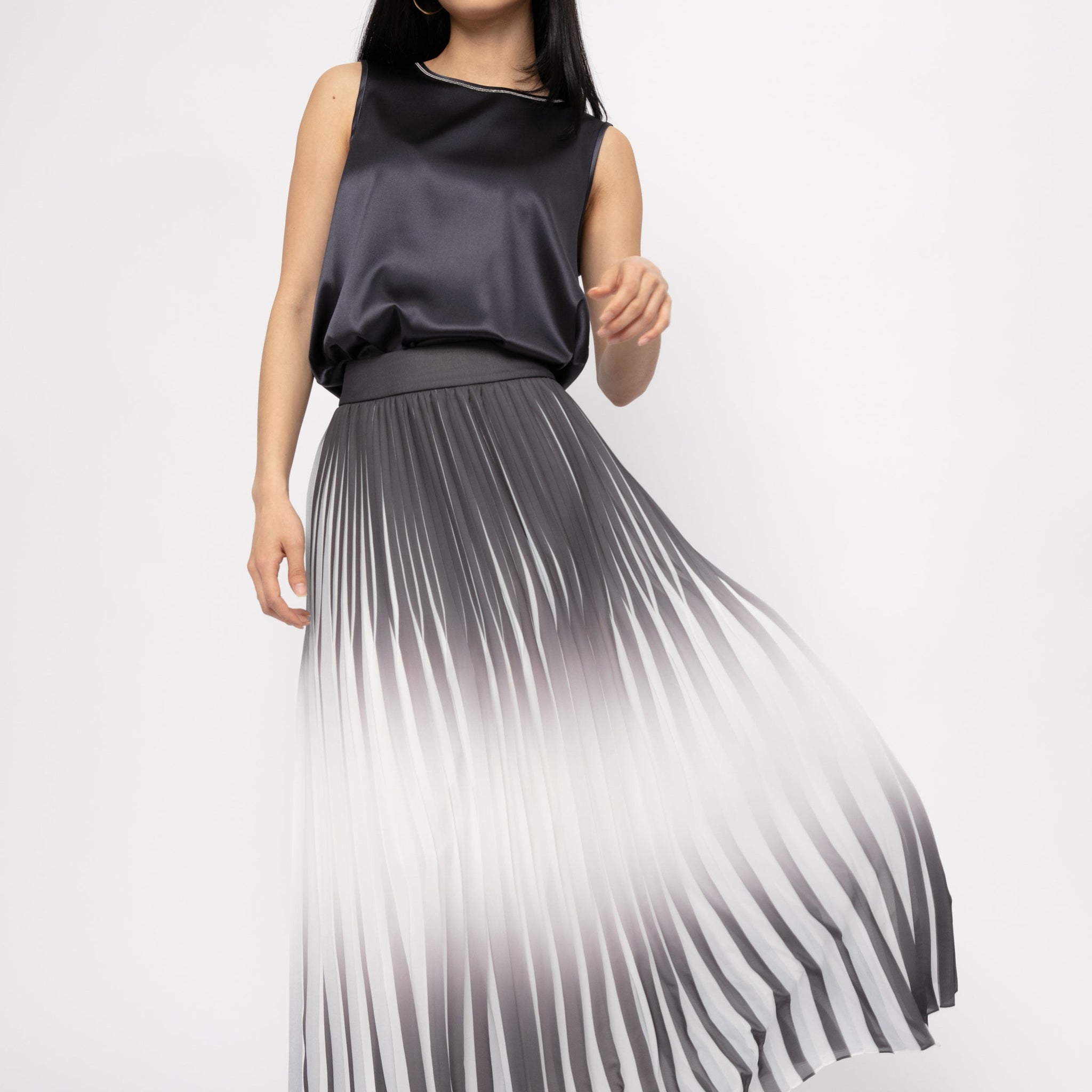 PESERICO Maxi Plissé Skirt in White and Shadow Blue
