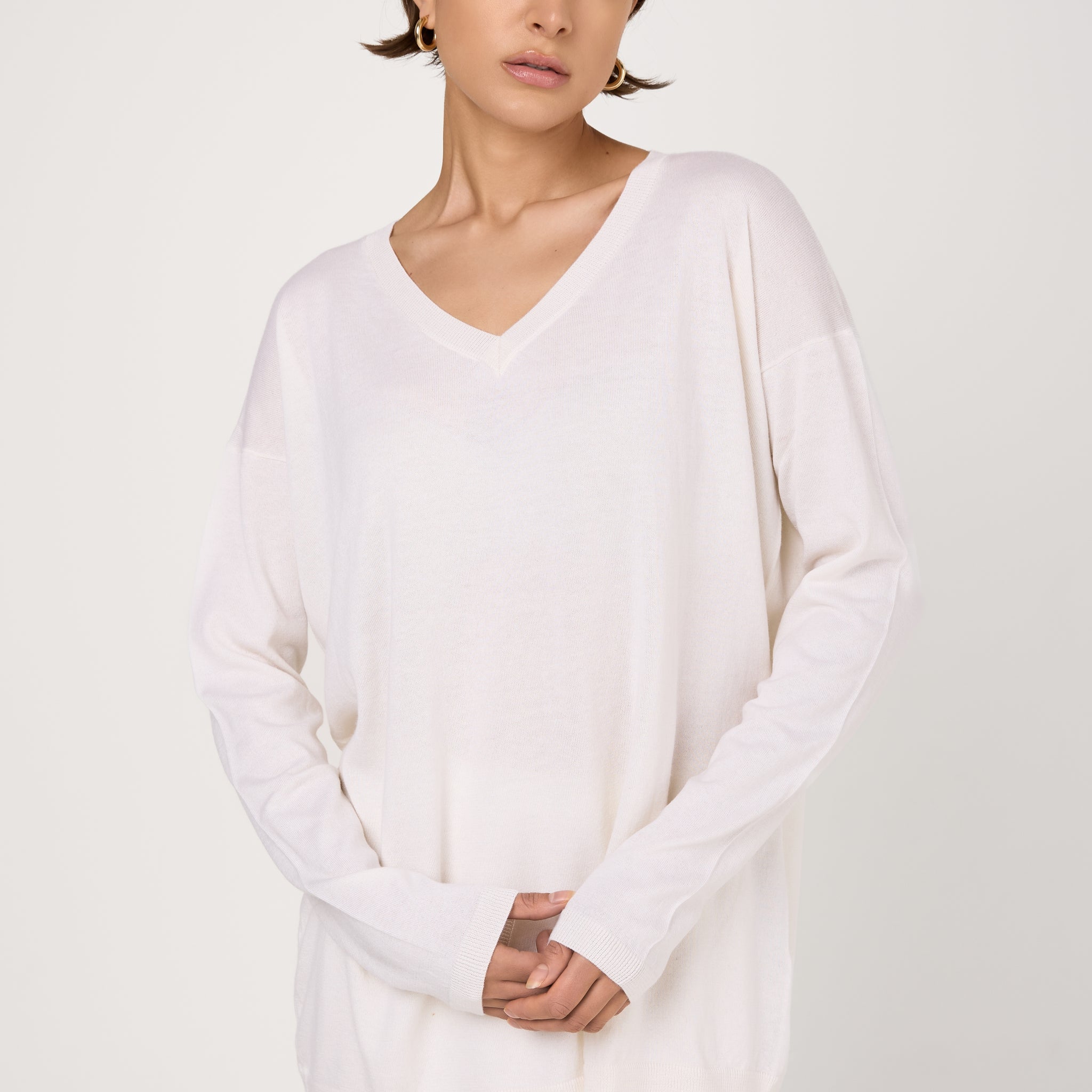 Cashmere Cotton V-Neck Pullover in White