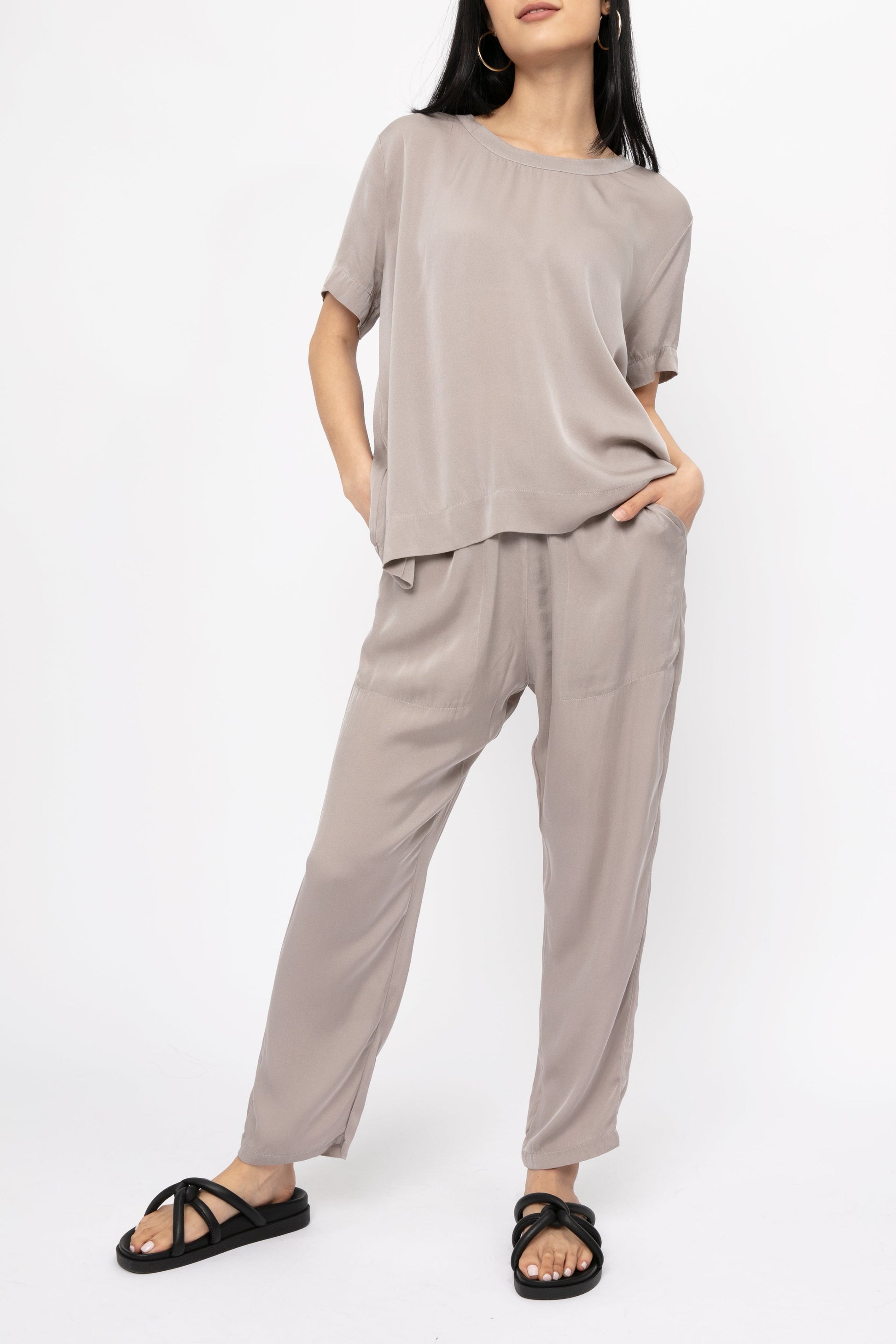 PRIVATE 0204 Silk Crop Pant in Greige
