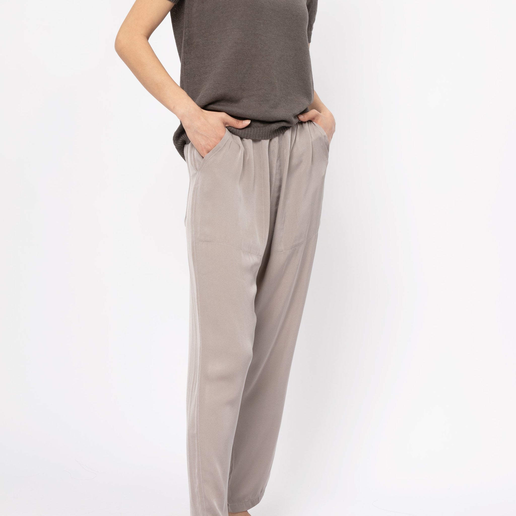 PRIVATE 0204 Silk Crop Pant in Greige