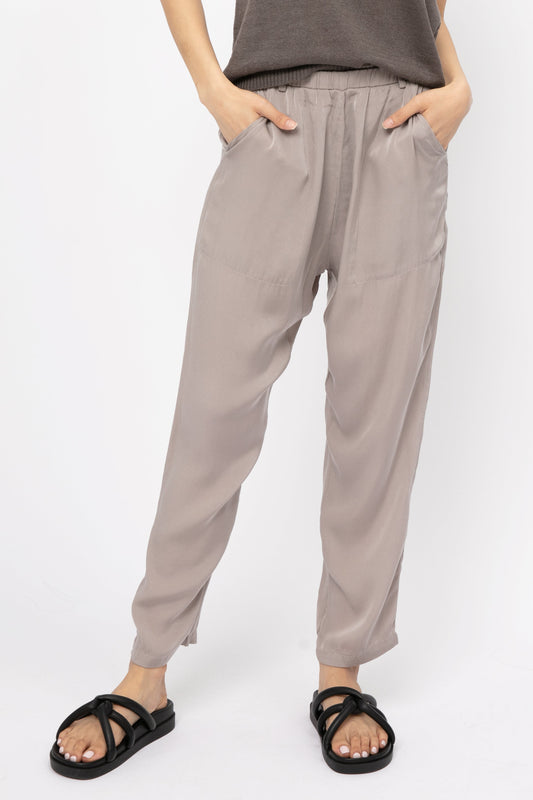 PRIVATE 0204 Silk Crop Pant in Greige