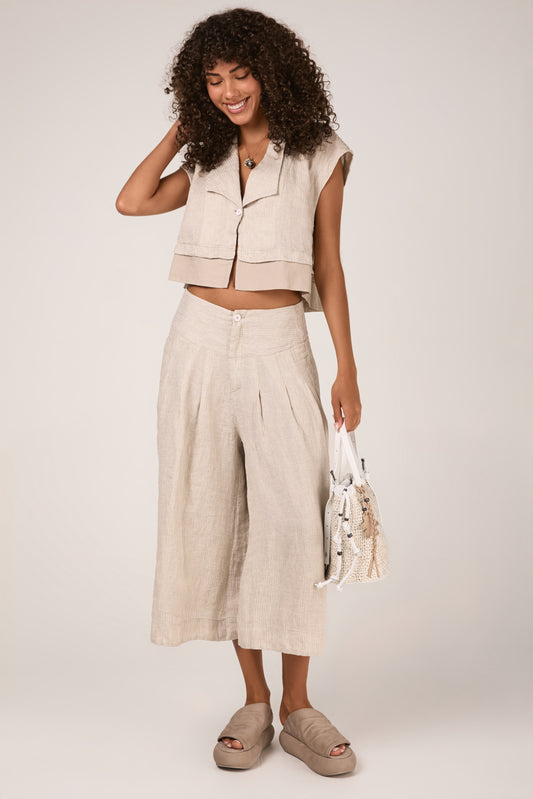 Boxy-Cut Short Sleeves Jacket in Sand