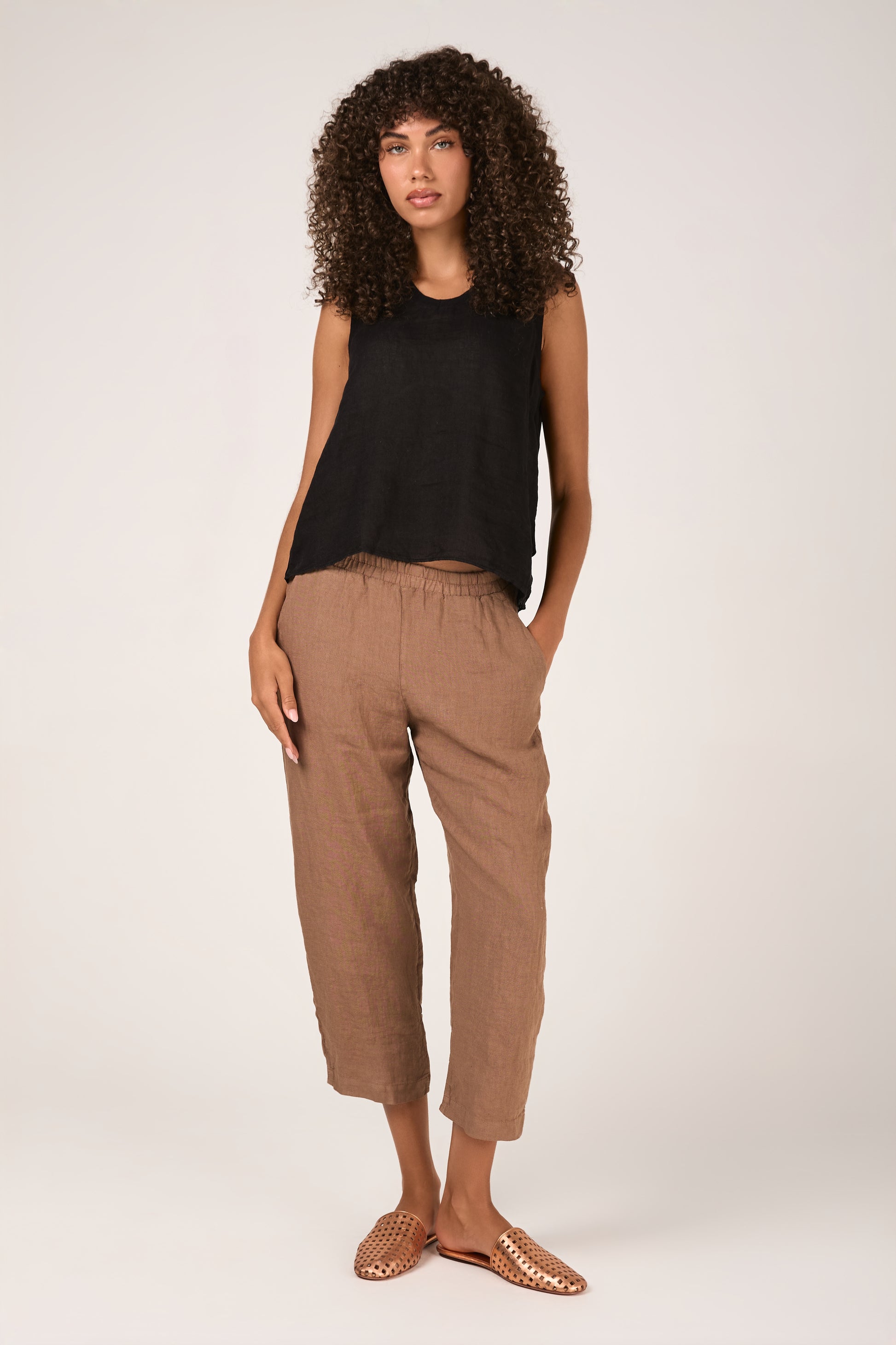 TRANSIT Linen Straight Cropped Trouser in Nut